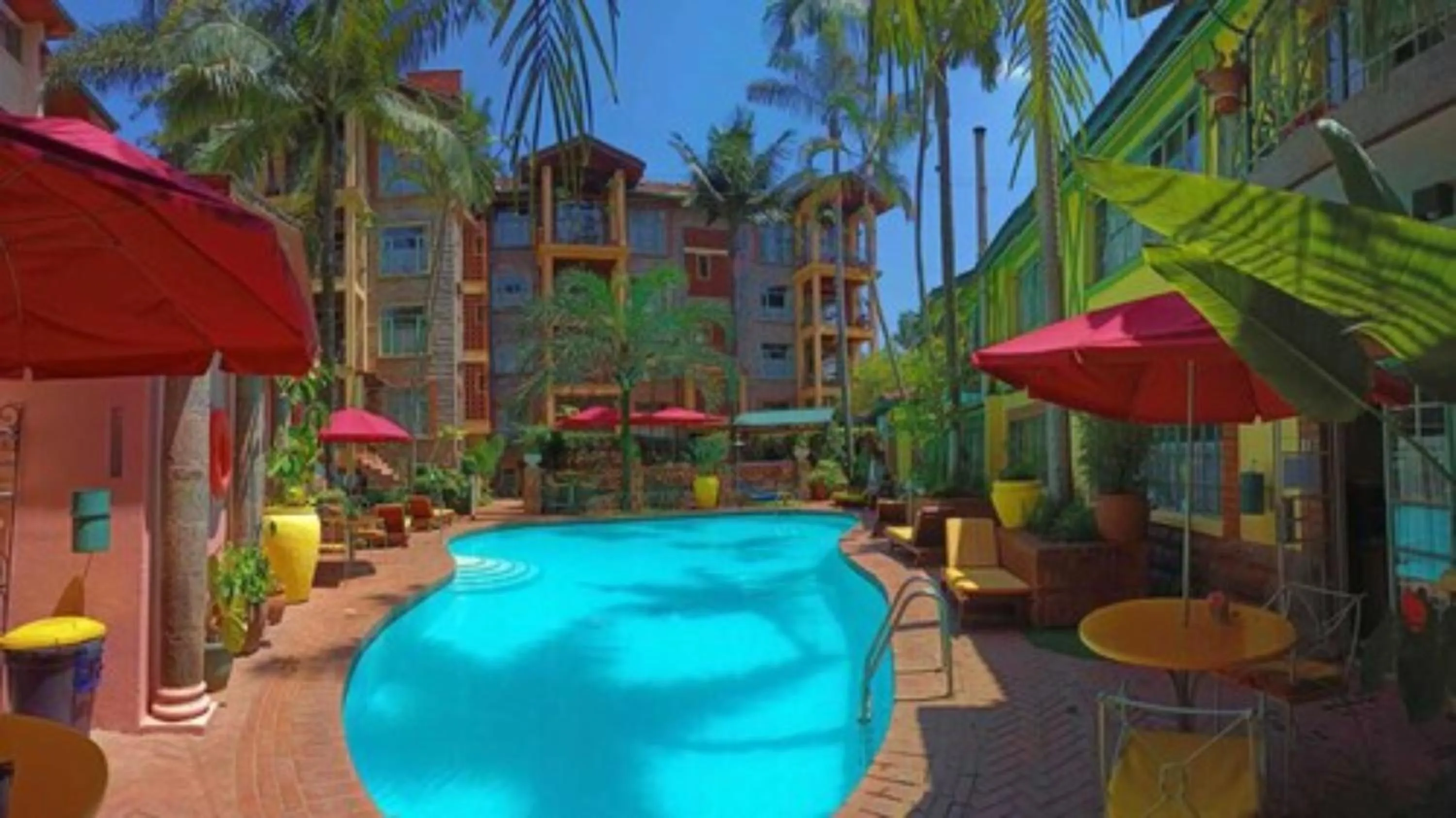 Swimming pool in Woodmere Grand Hotel