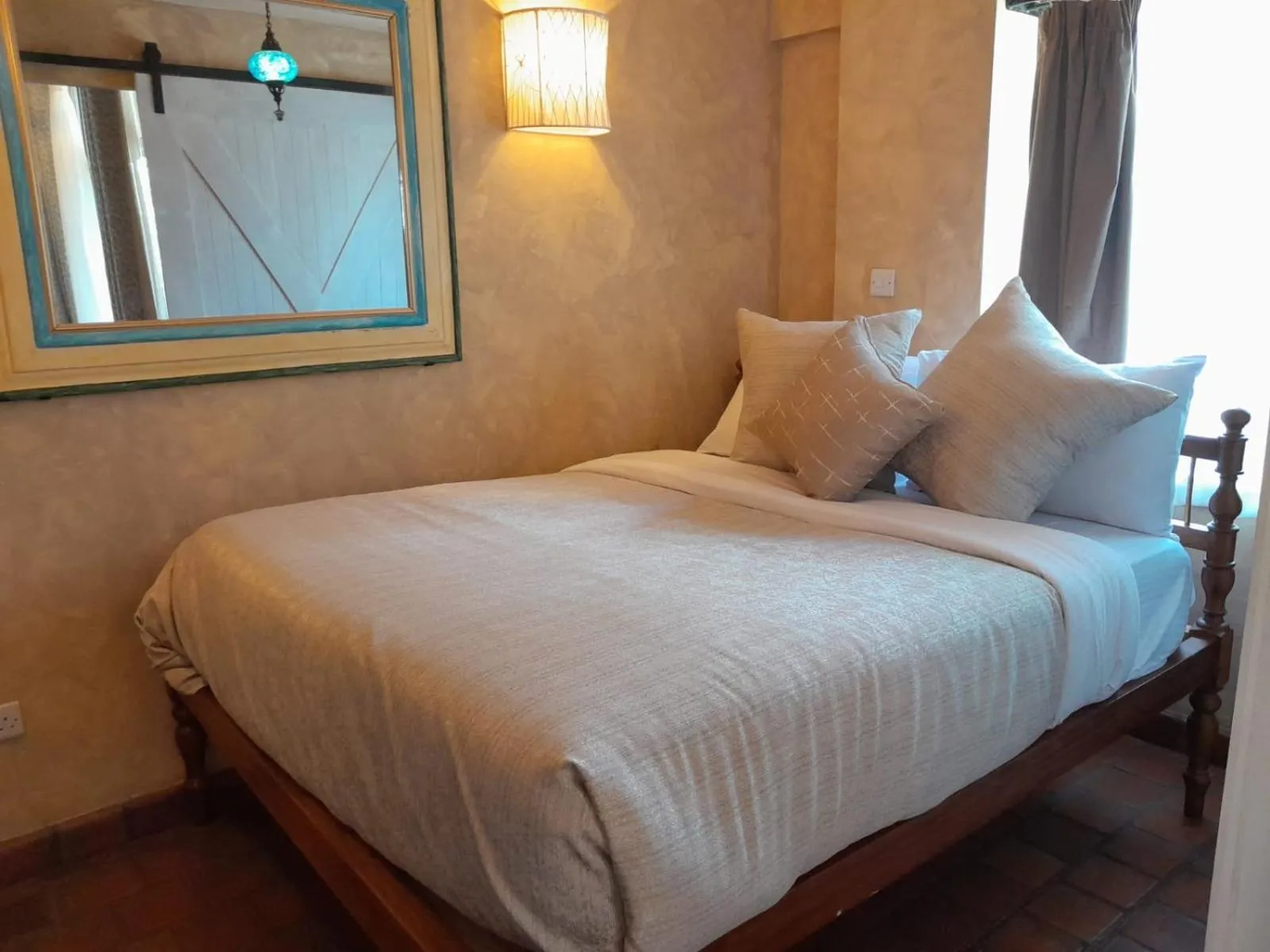 Bed in Woodmere Grand Hotel