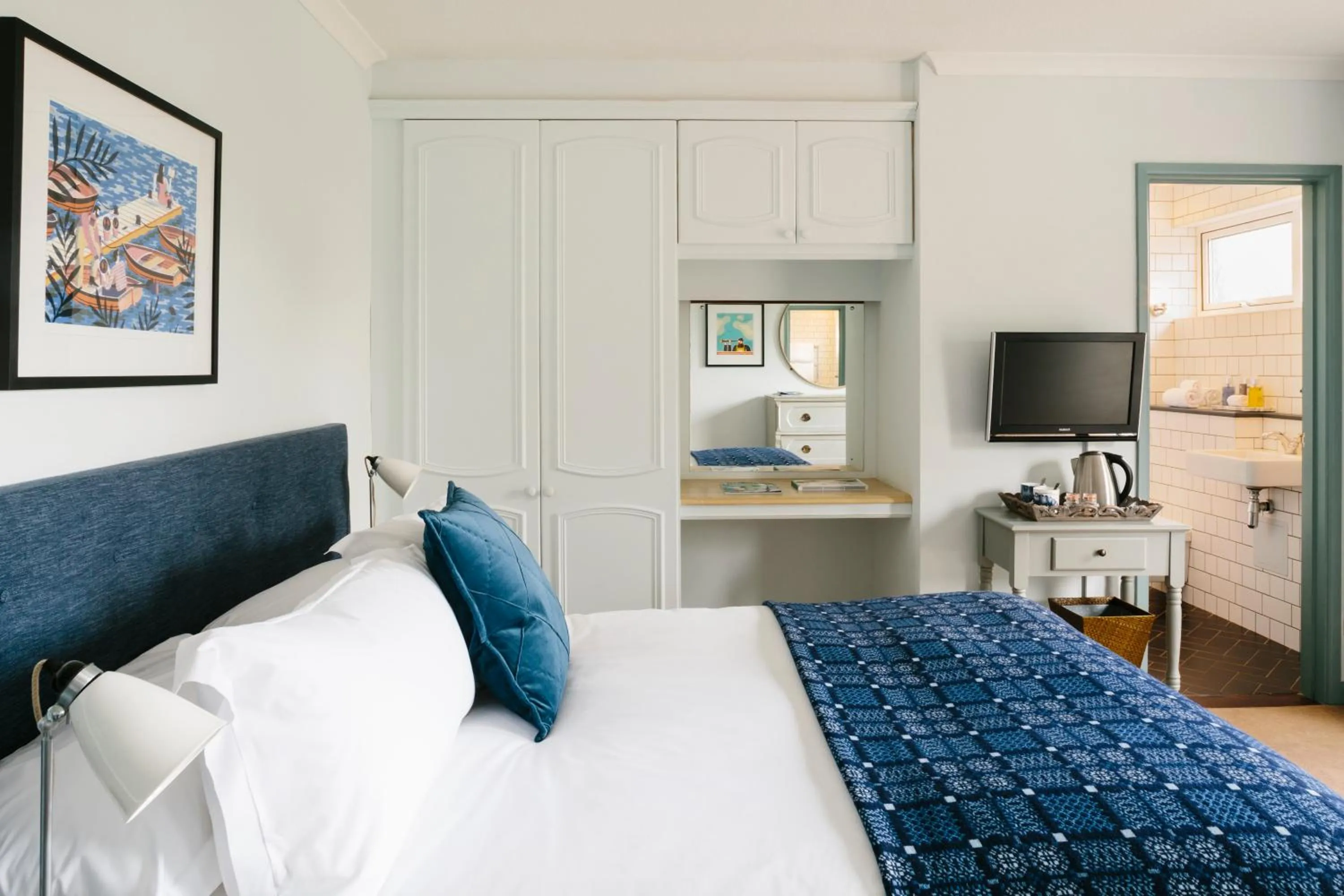 Bed in Merchants Manor Spa