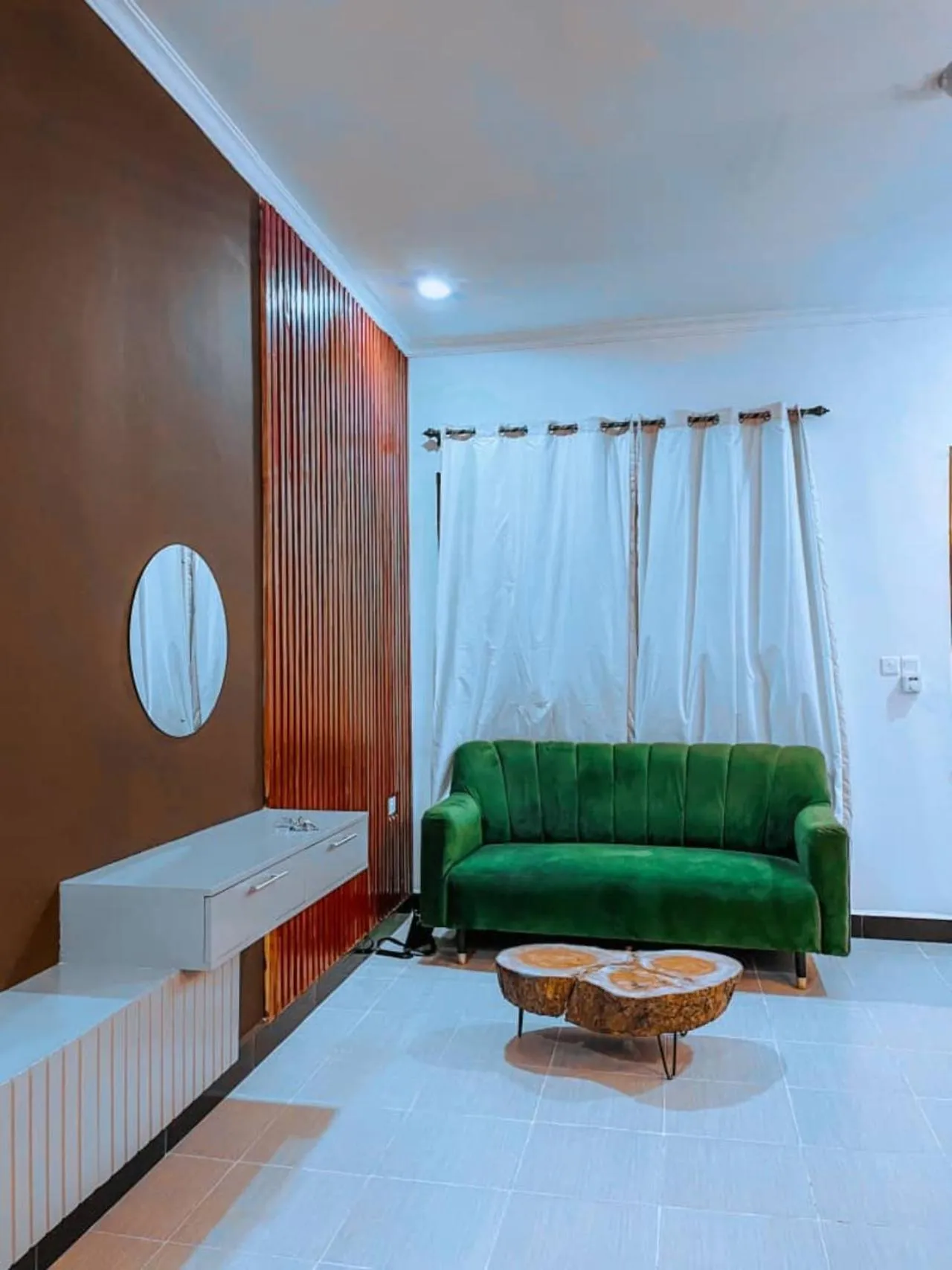 Living room, Bed in Dream Stay Lodge and Restaurant