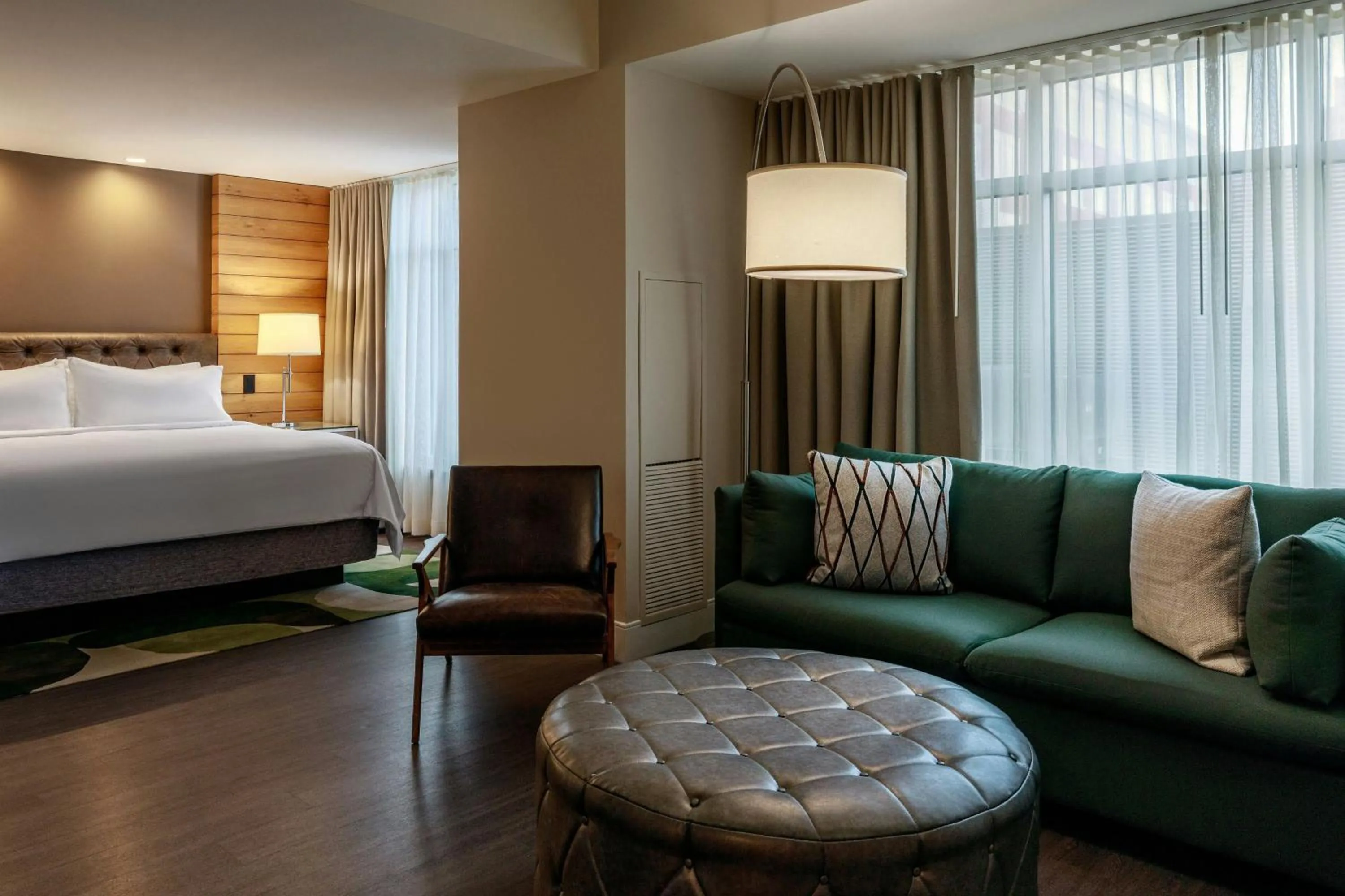 Living room, Bed in Renaissance Allentown Hotel