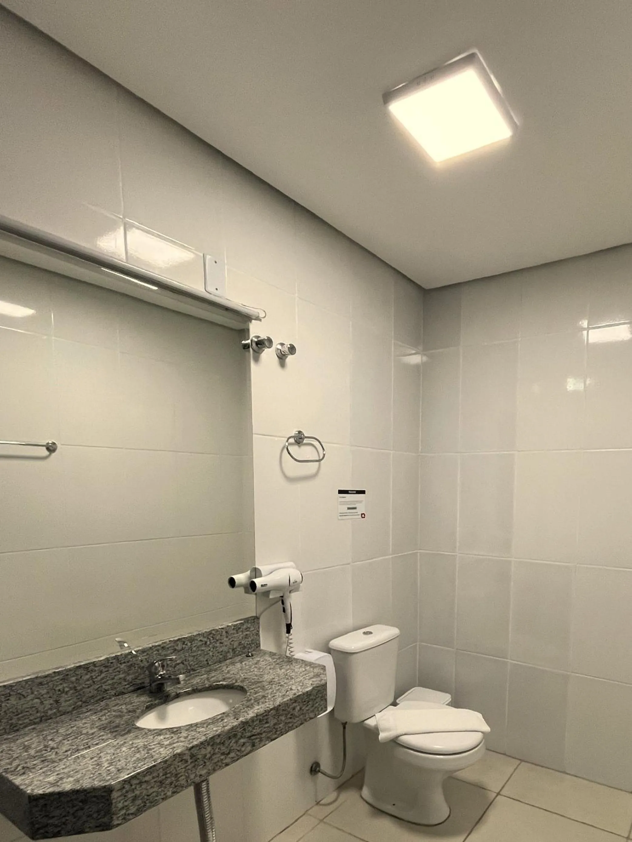 Bathroom in Hotel Locatelli