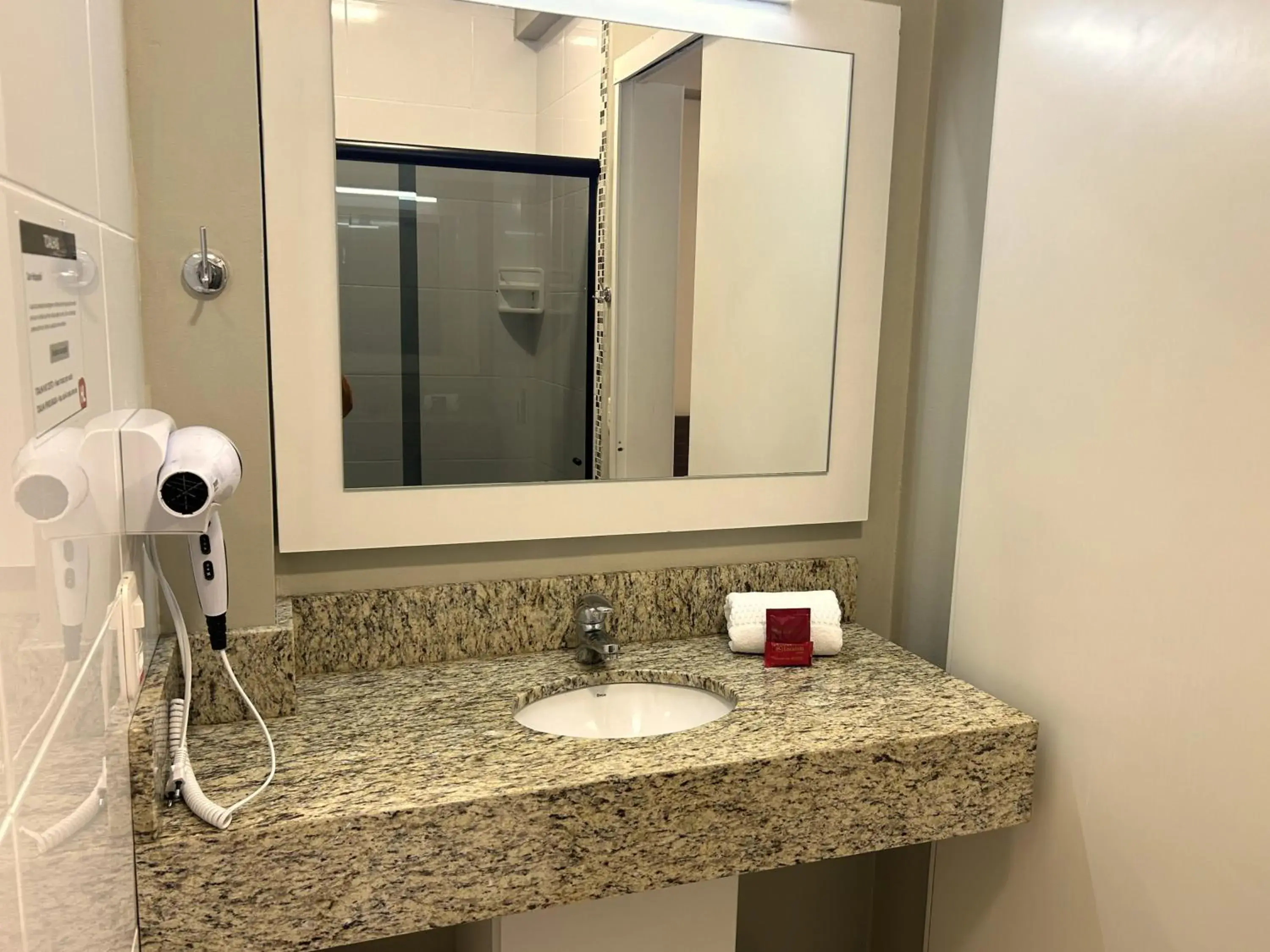 Superior Queen Room - single occupancy in Hotel Locatelli Superior Queen Room - single occupancy in Hotel Locatelli