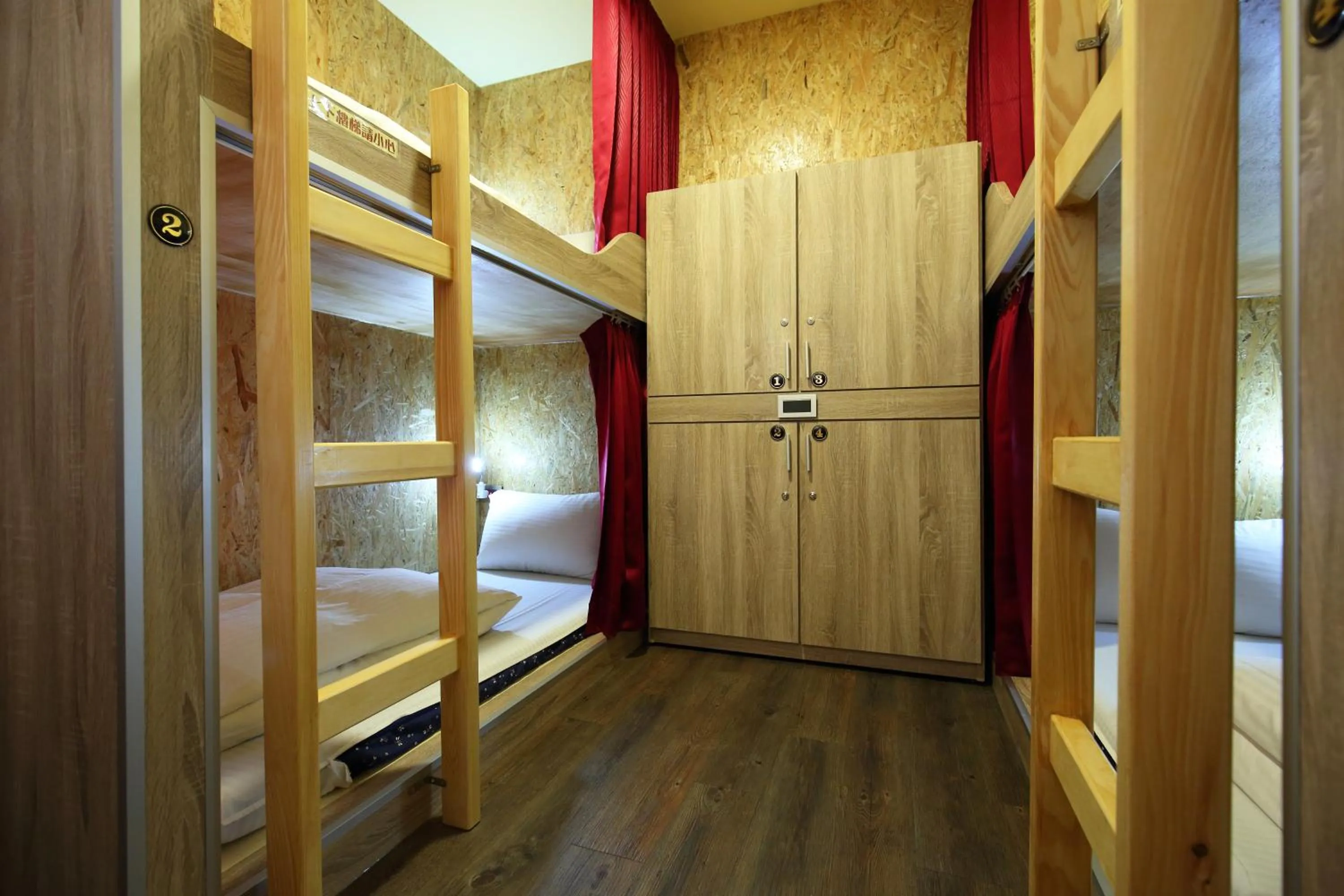 bunk bed, Bed in Corner House