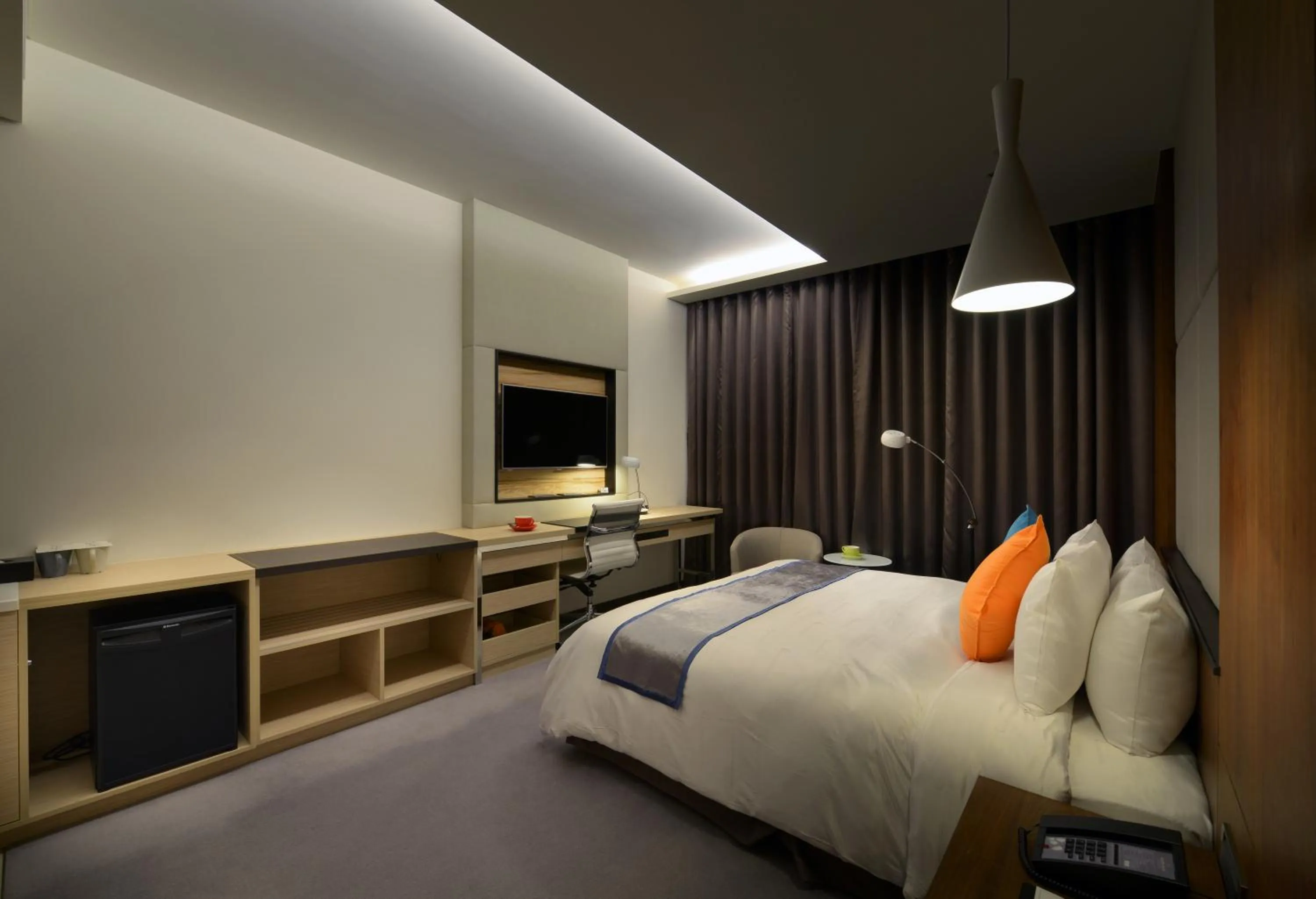 Bedroom, Bed in Golden Tulip Glory Fine Hotel