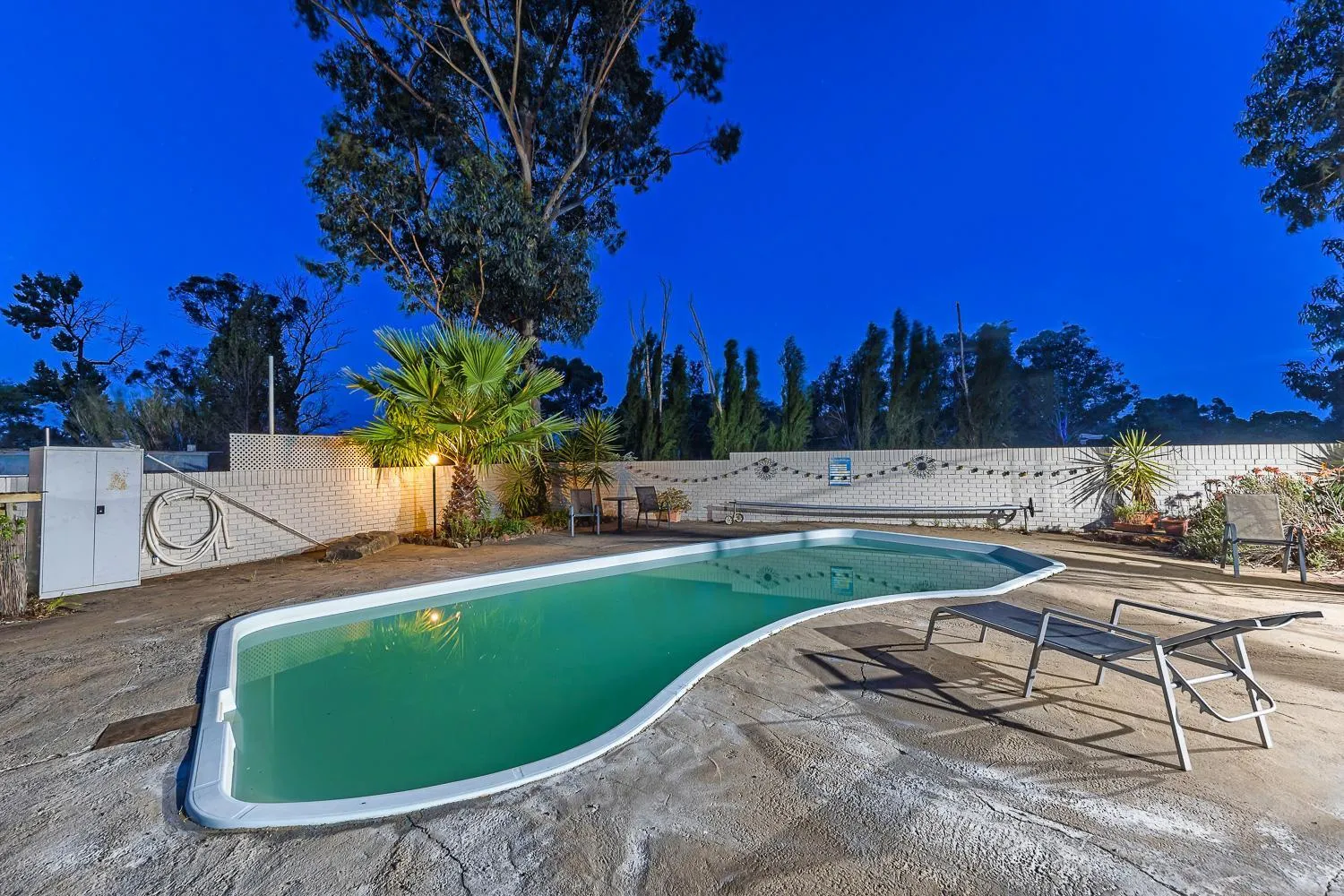 Night in Castlereagh Motor Inn