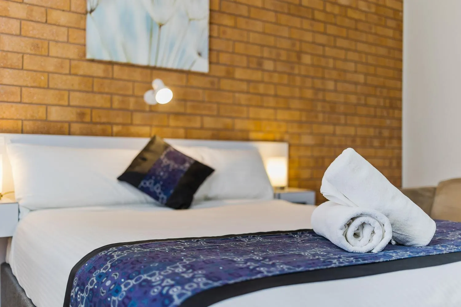 Bed in Castlereagh Motor Inn