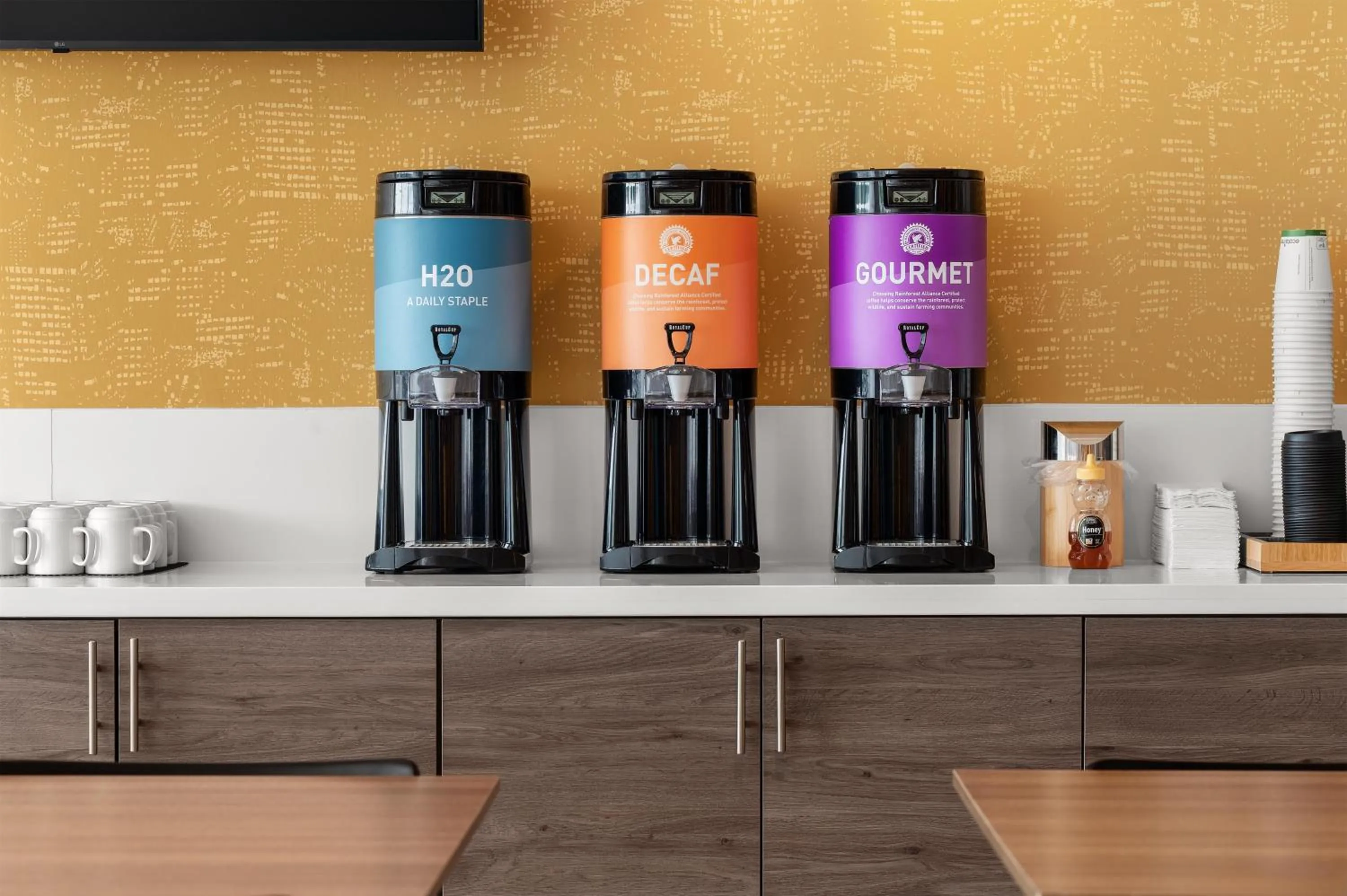 Dining area in Home2 Suites By Hilton Cincinnati Eastgate