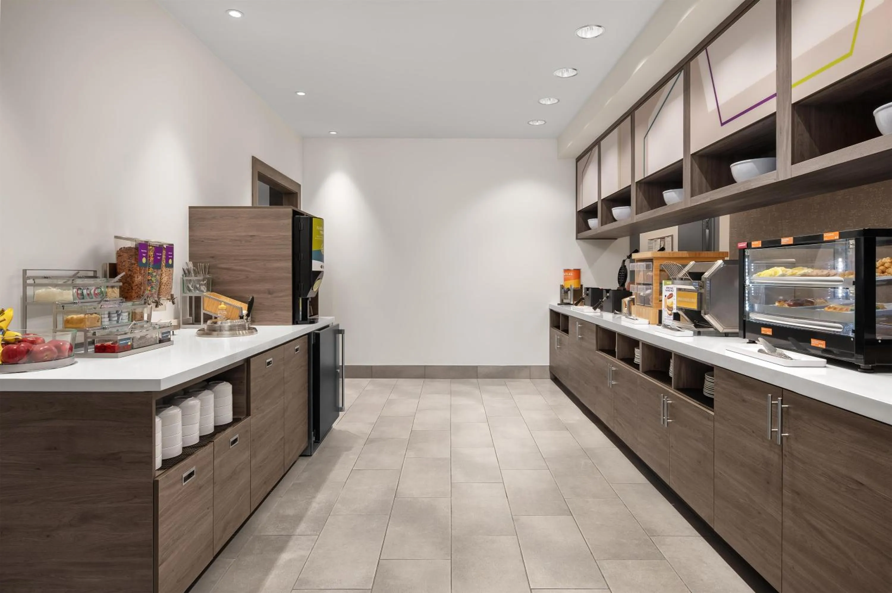 Breakfast in Home2 Suites By Hilton Cincinnati Eastgate