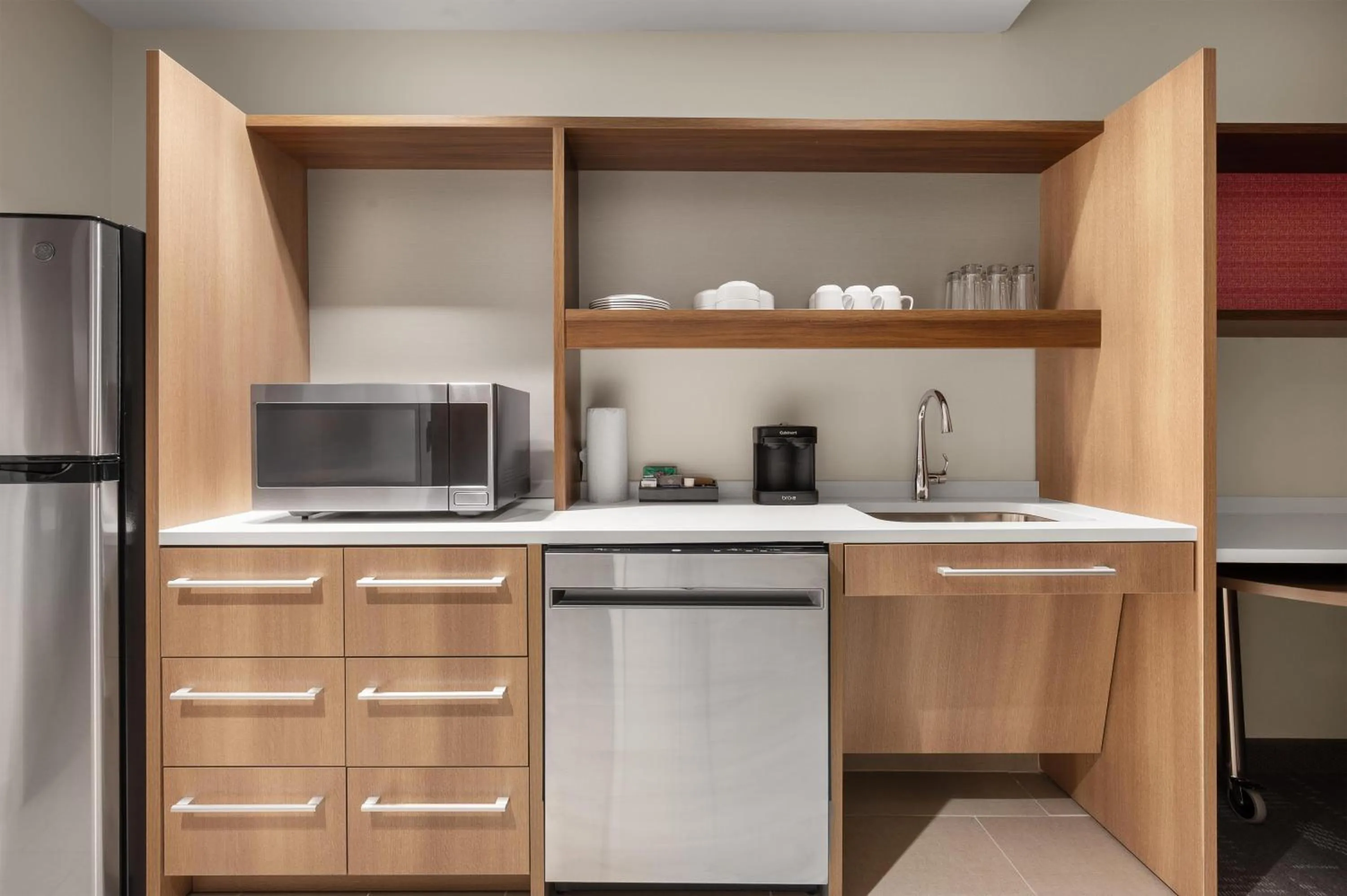 Kitchen or kitchenette in Home2 Suites By Hilton Cincinnati Eastgate
