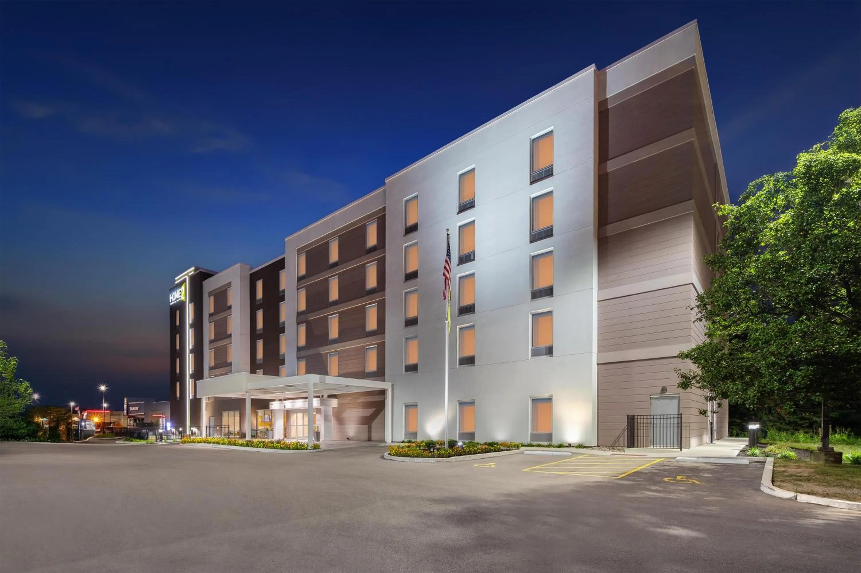 Property building in Home2 Suites By Hilton Cincinnati Eastgate