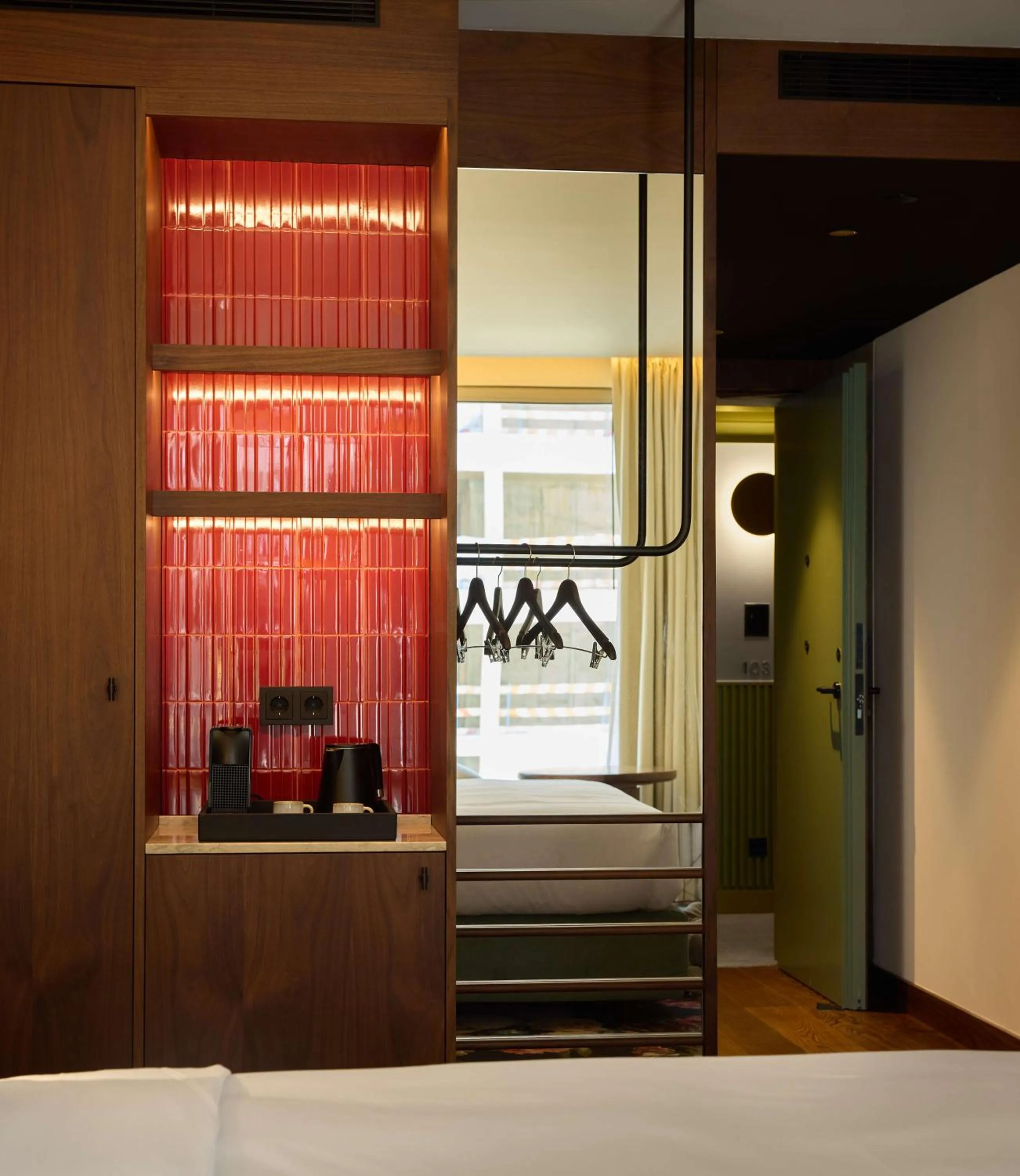 Photo of the whole room, Bed in DUO Hotel Lisbon, Curio Collection by Hilton