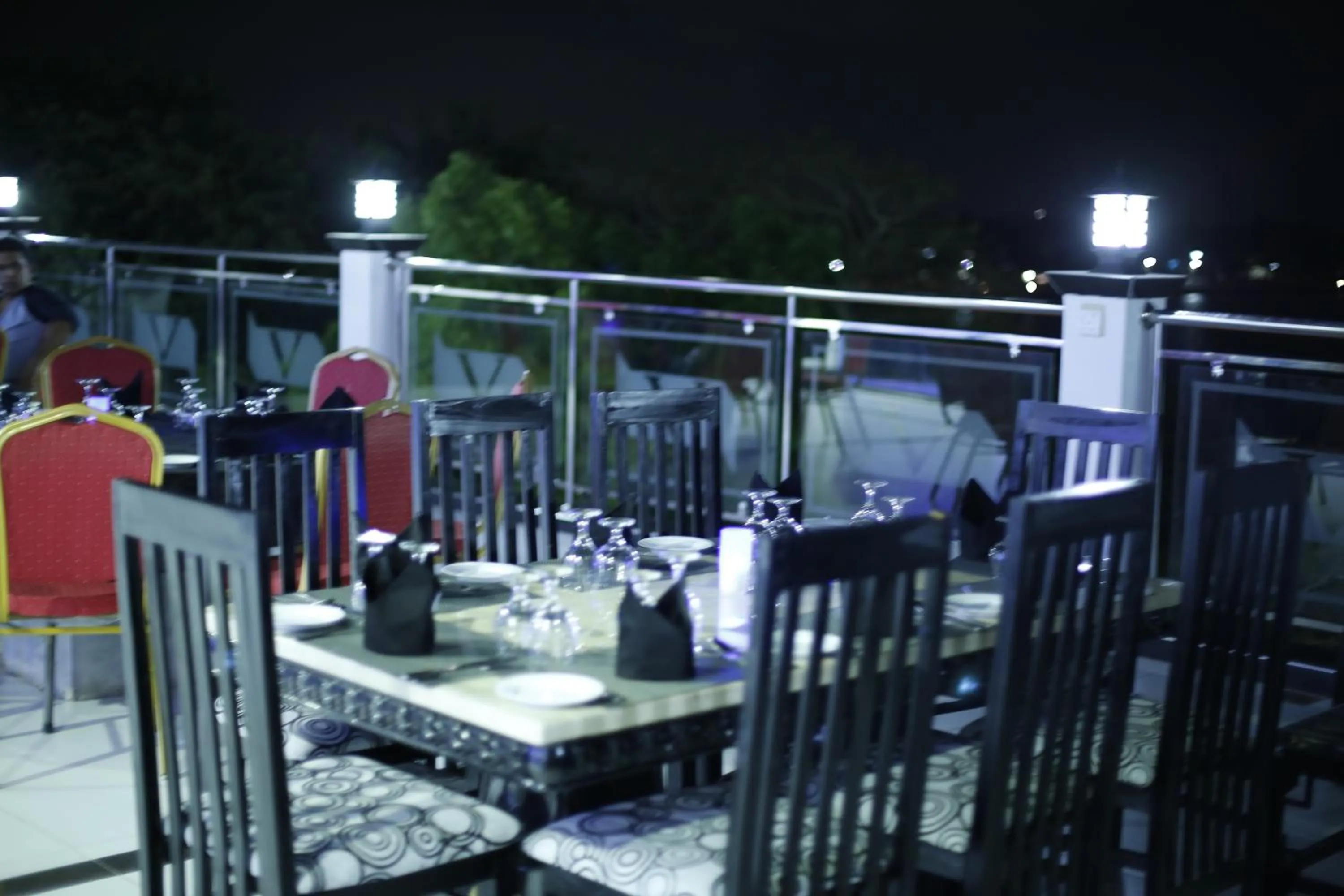 Restaurant/places to eat in Villa Hotel