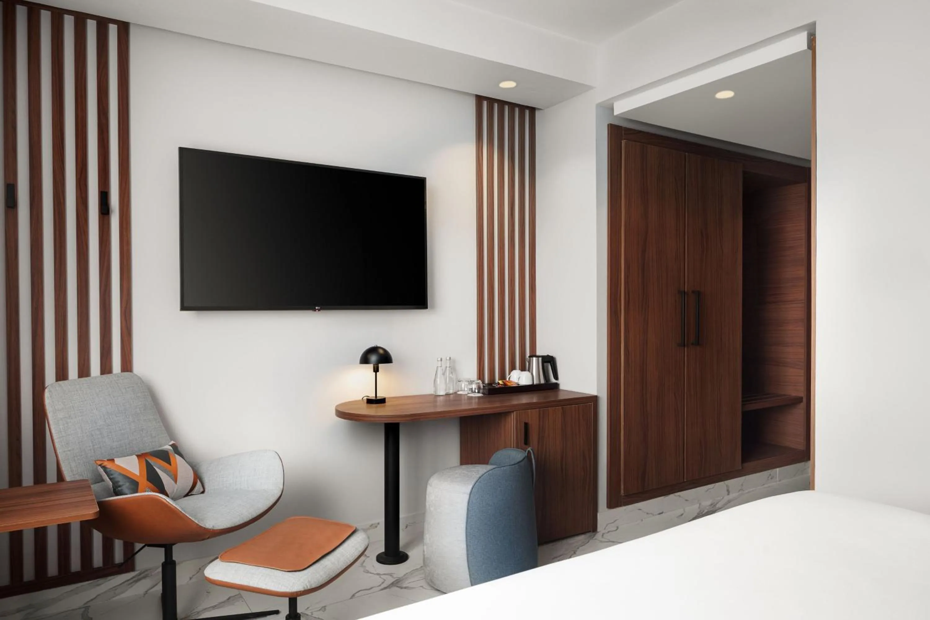 Photo of the whole room, Bed in Courtyard by Marriott Casablanca Downtown