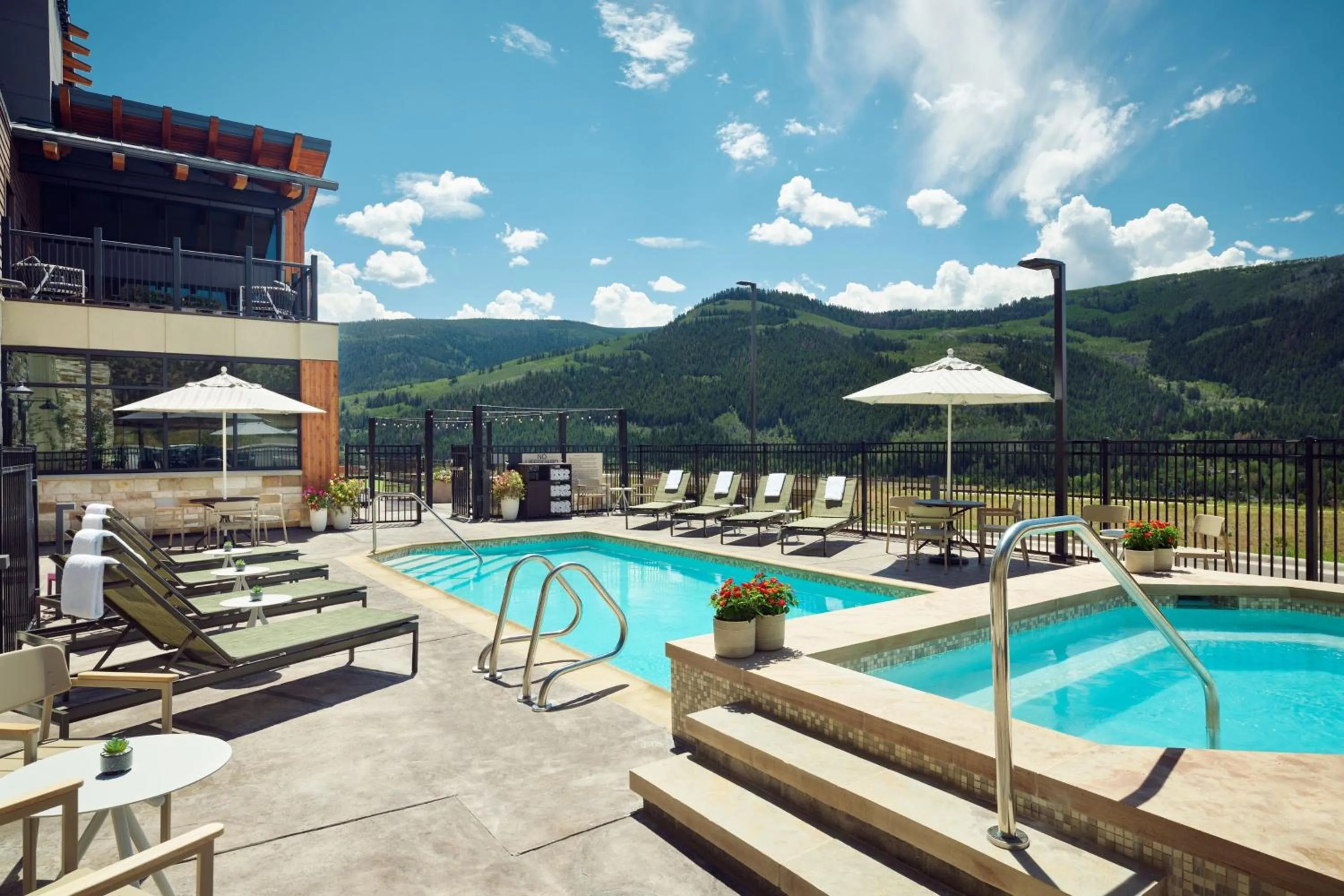 Swimming pool in SpringHill Suites by Marriott Avon Vail Valley