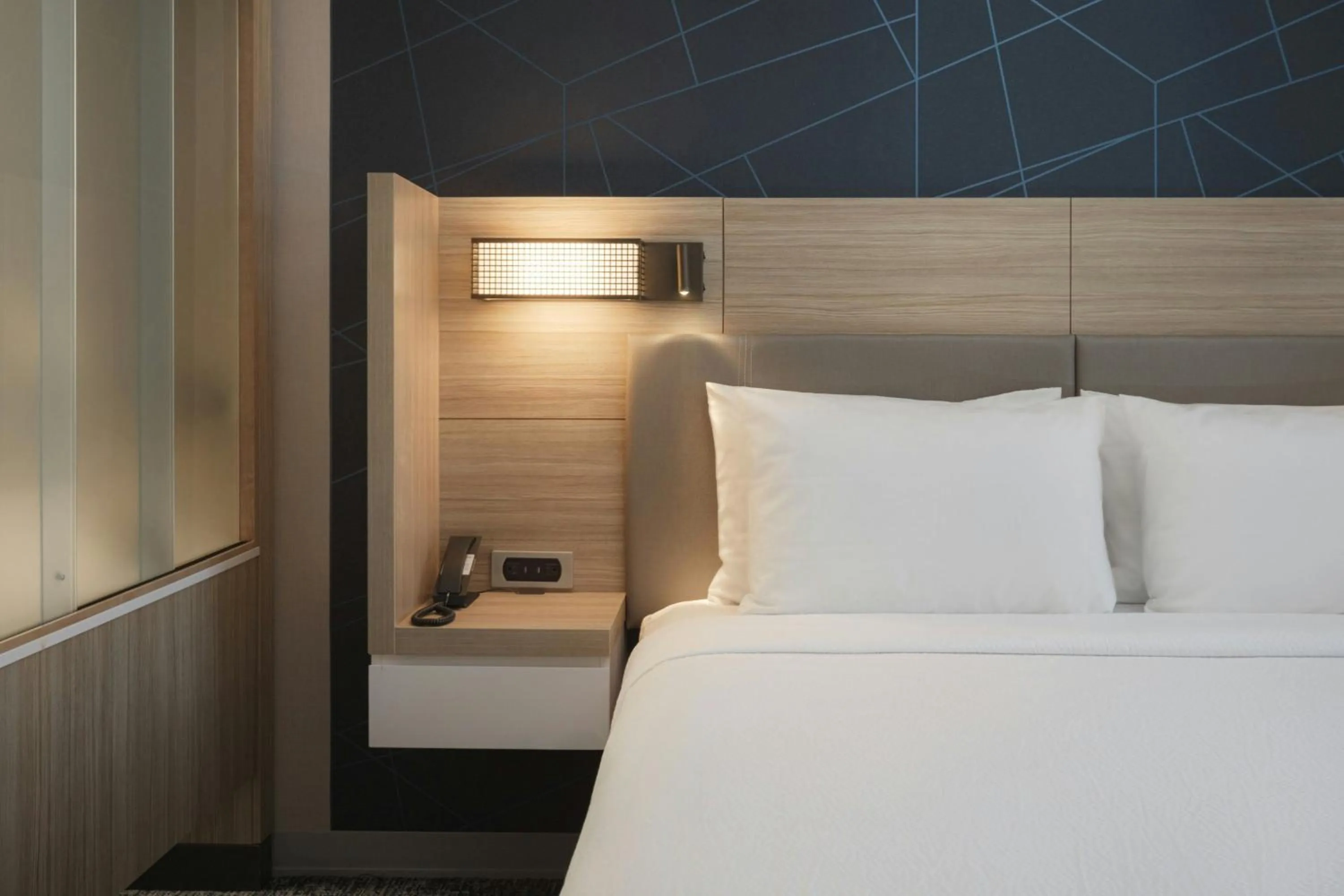 Bedroom, Bed in SpringHill Suites by Marriott Tampa Downtown