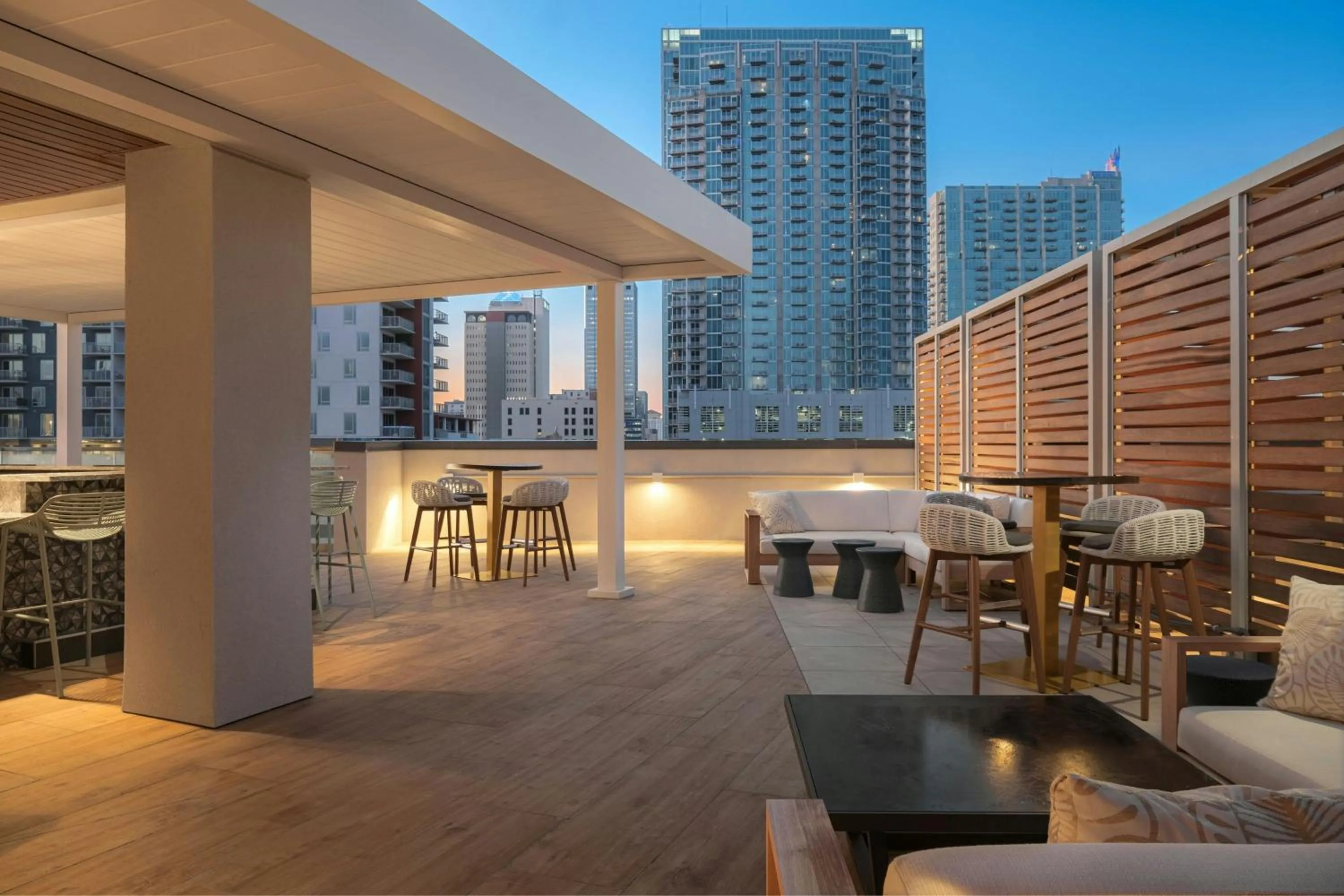 Lounge or bar in SpringHill Suites by Marriott Tampa Downtown