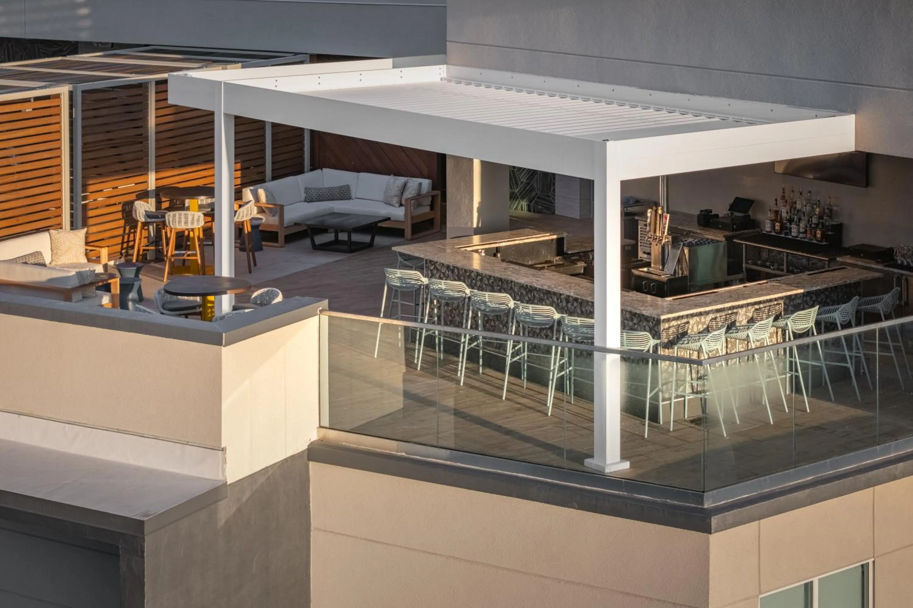 Restaurant/places to eat in SpringHill Suites by Marriott Tampa Downtown