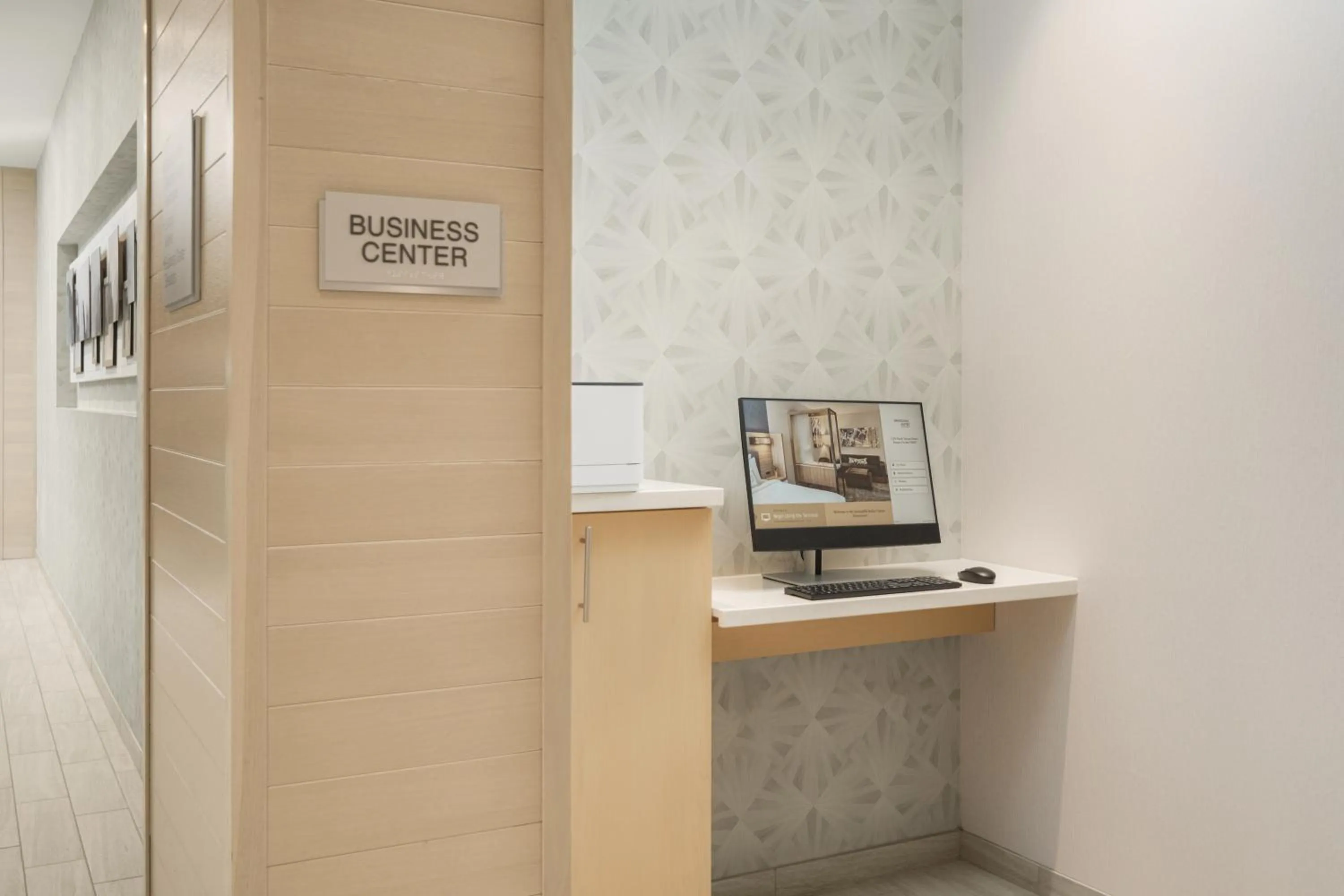 Business facilities in SpringHill Suites by Marriott Tampa Downtown