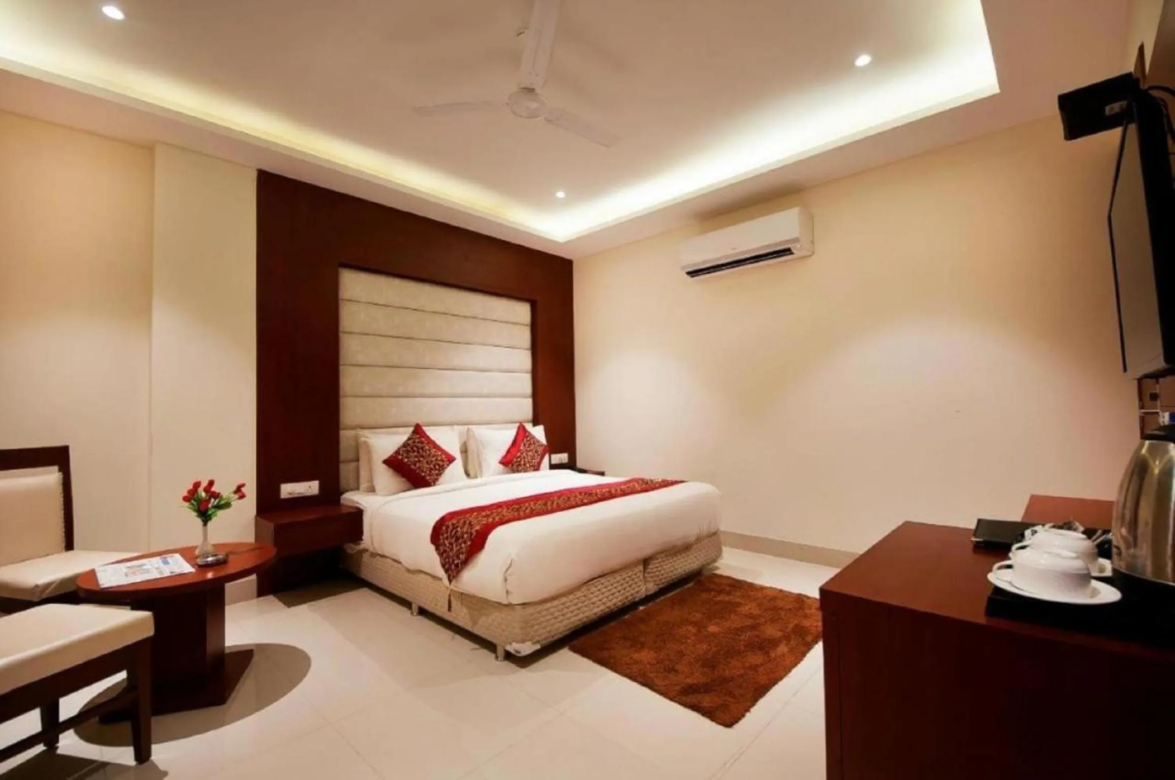 Bedroom, Bed in Hotel Z Suites with FREE Airport Drop