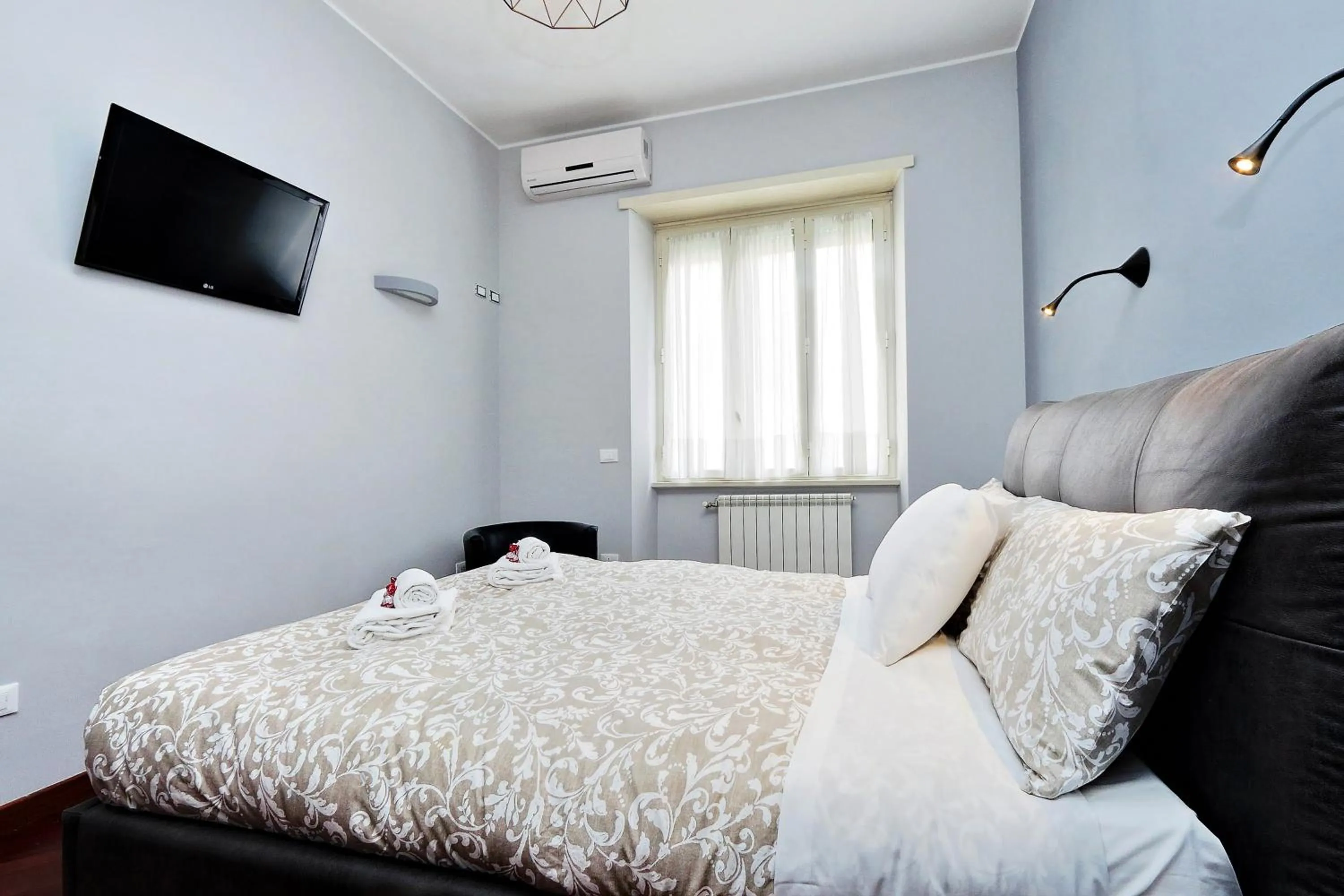 Bed in Sapphire Apartment