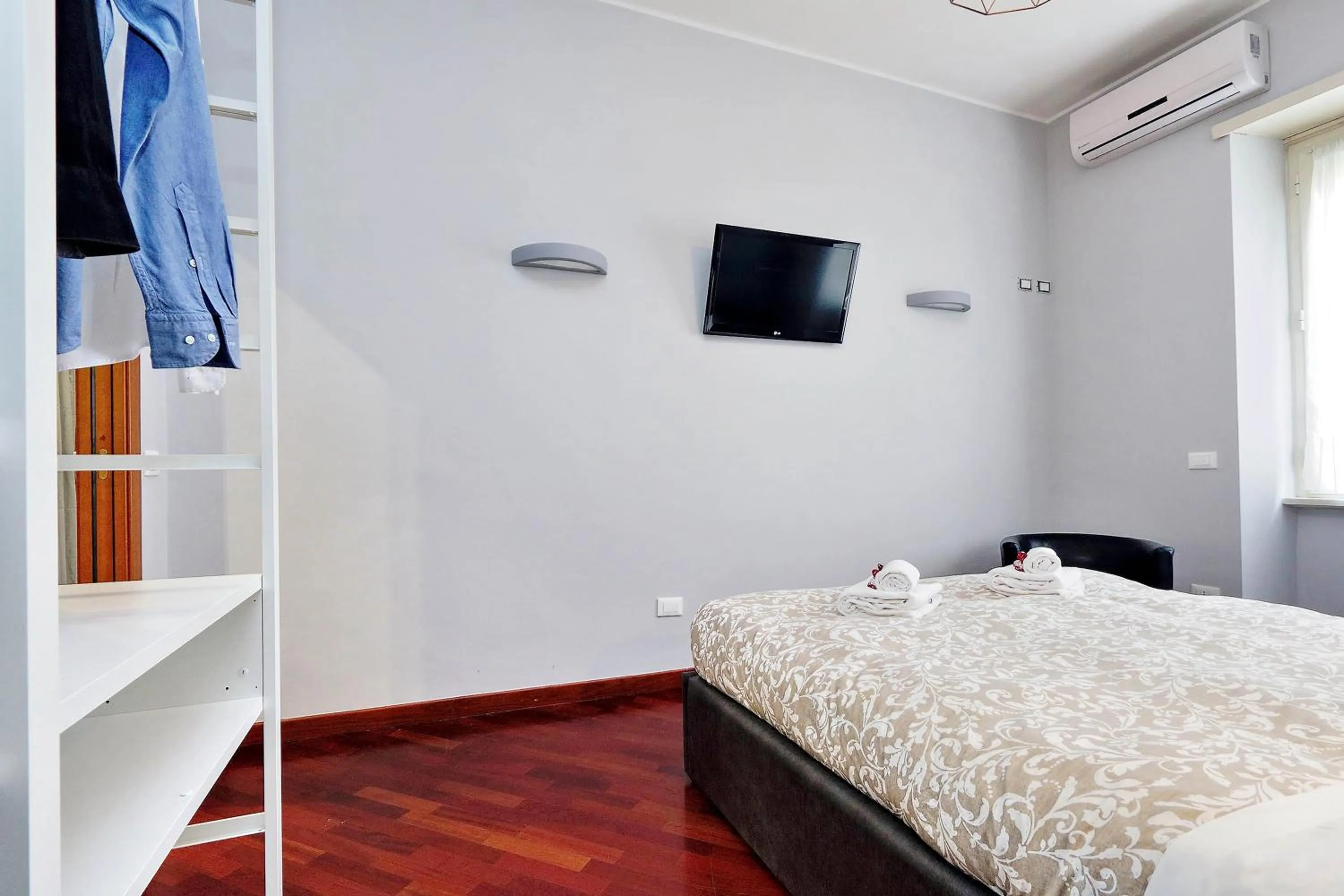 Bed in Sapphire Apartment