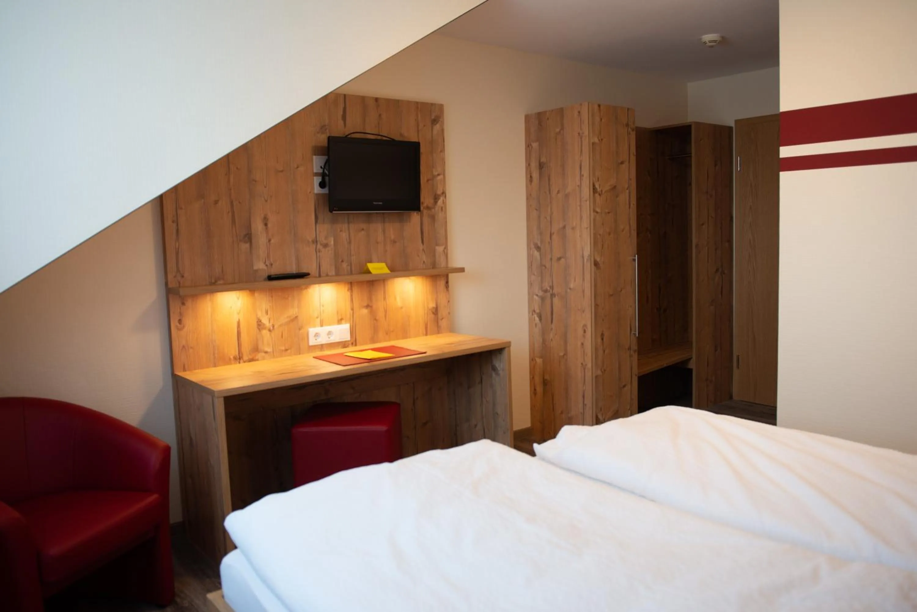 Photo of the whole room, Bed in Gasthaus Stroh