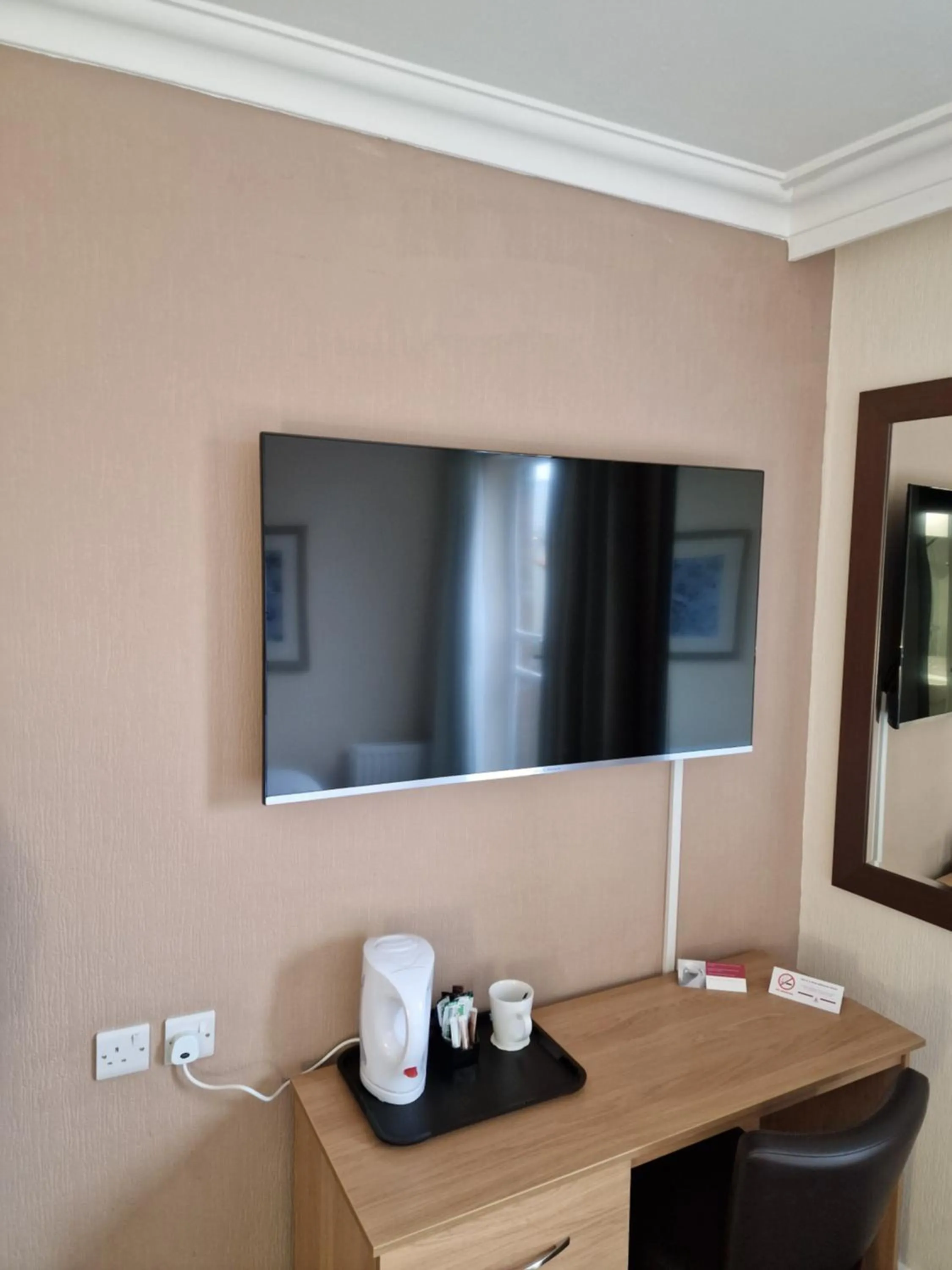 TV and multimedia in Britannia Hotel Birmingham New Street Station Birmingham