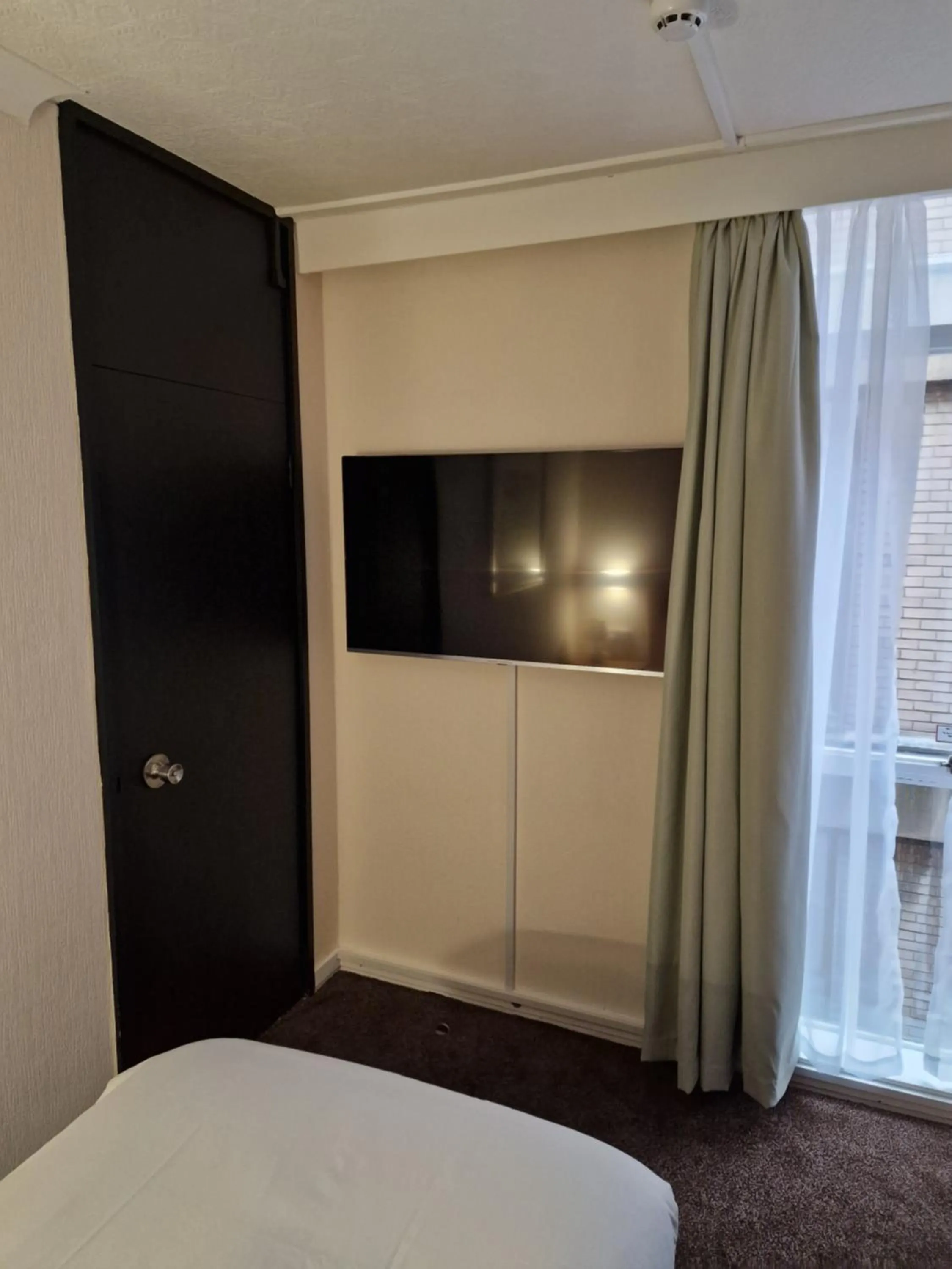 Bed in Britannia Hotel Birmingham New Street Station Birmingham