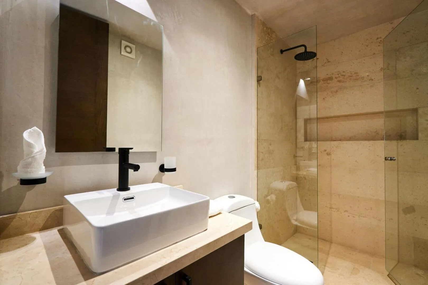 Shower in Bakal Residence By Lockey