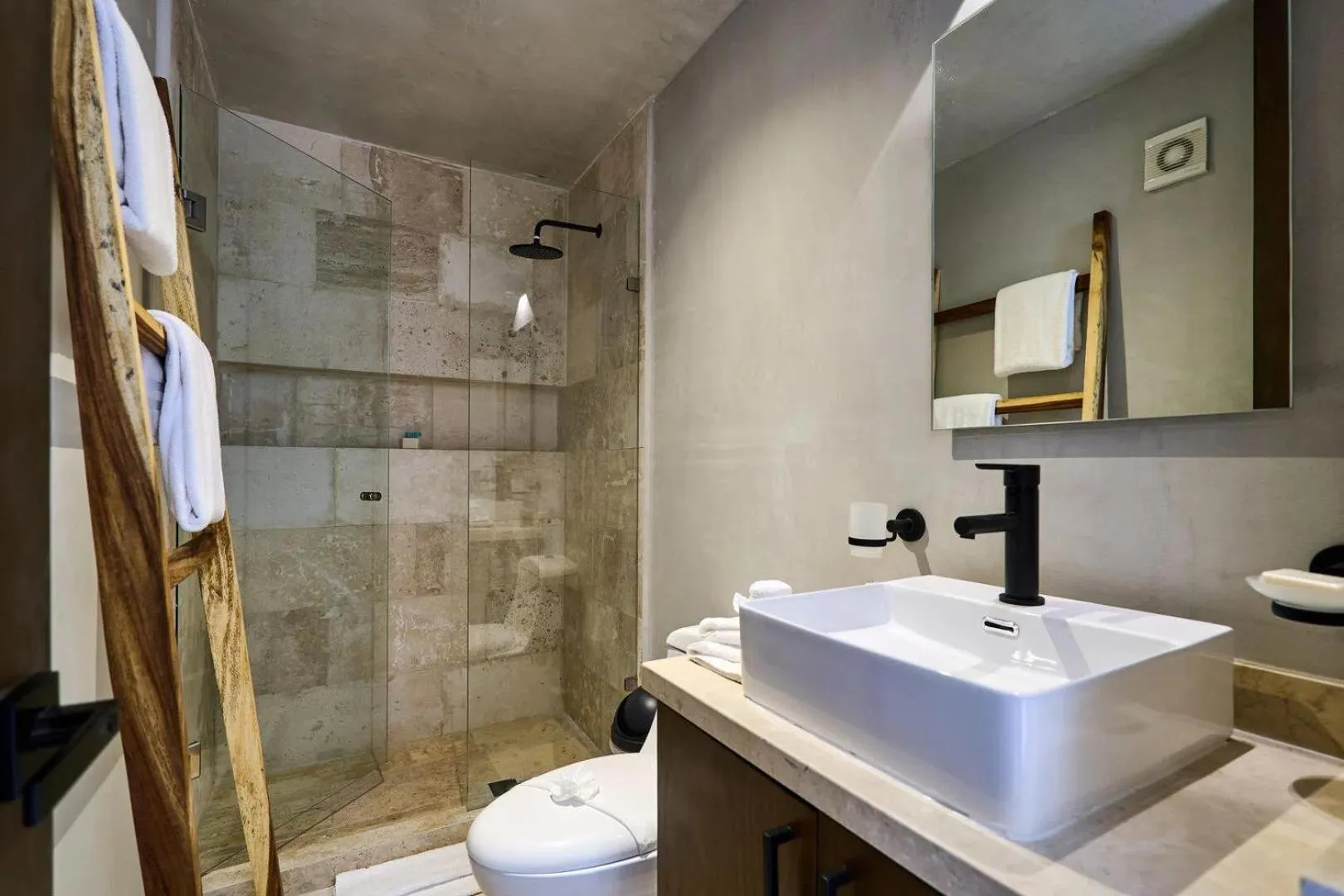 Shower in Bakal Residence By Lockey