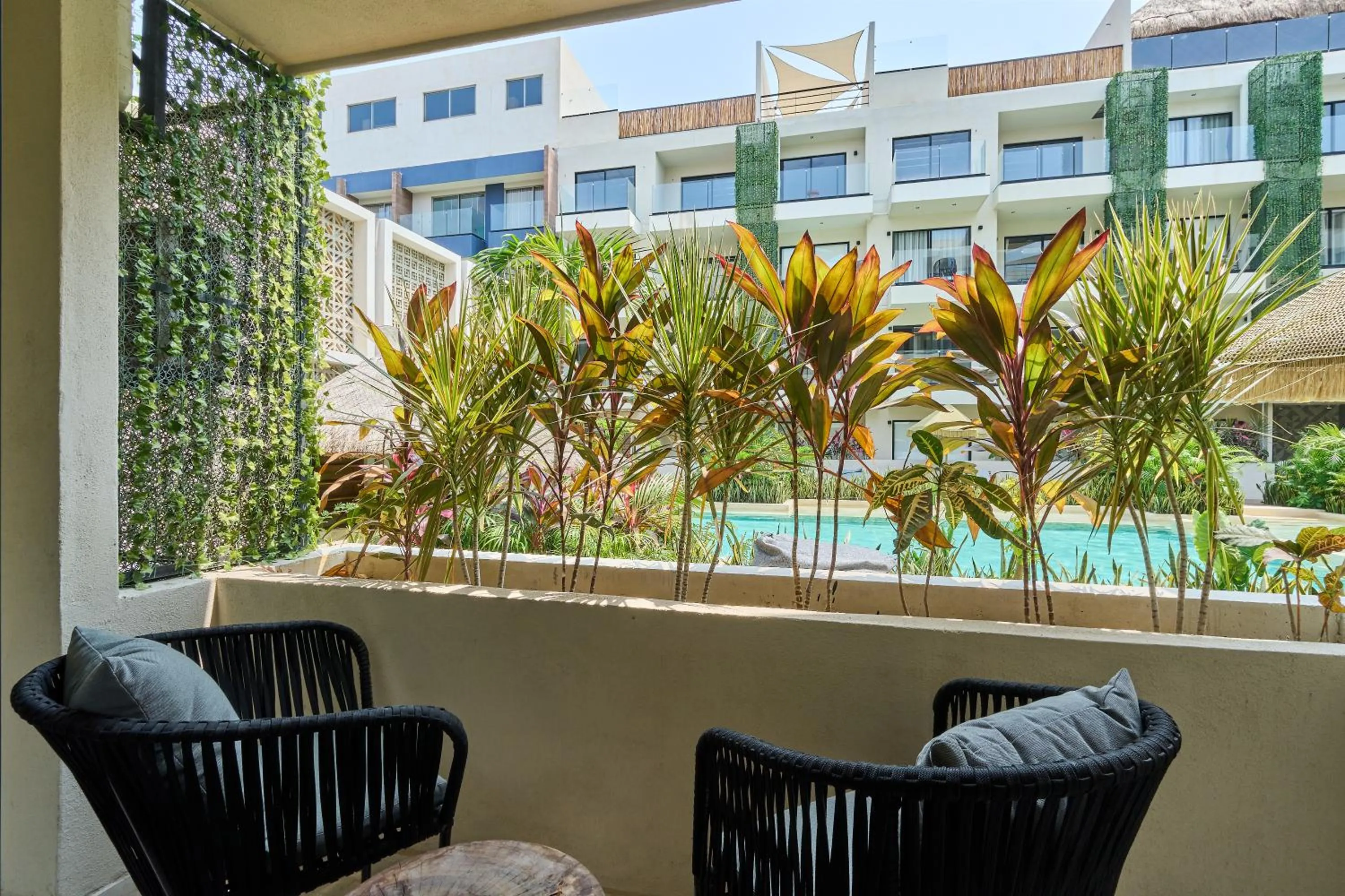 Day in Bakal Residence By Lockey