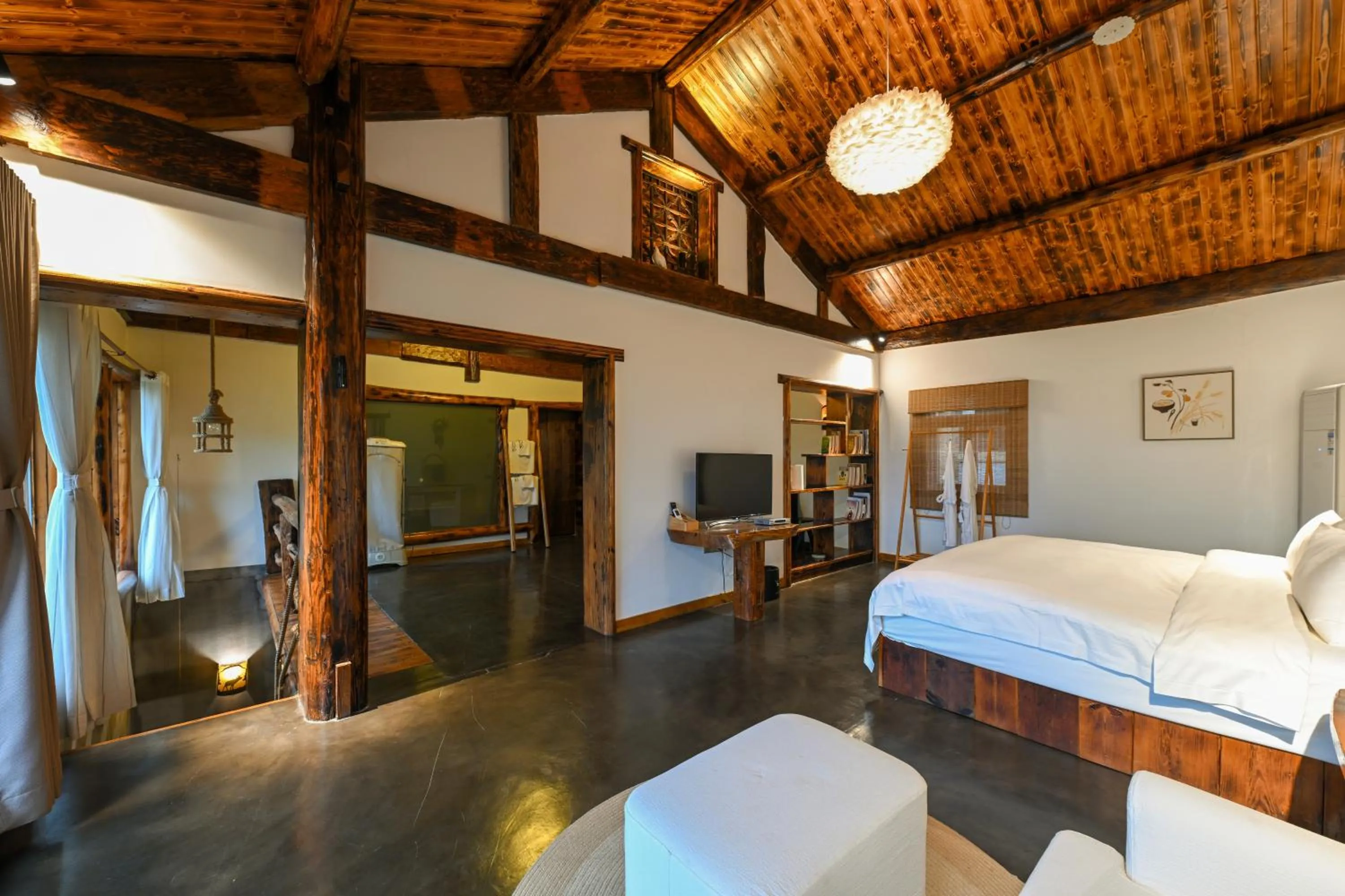 Bedroom, Bed in No.5 Valley Lodge