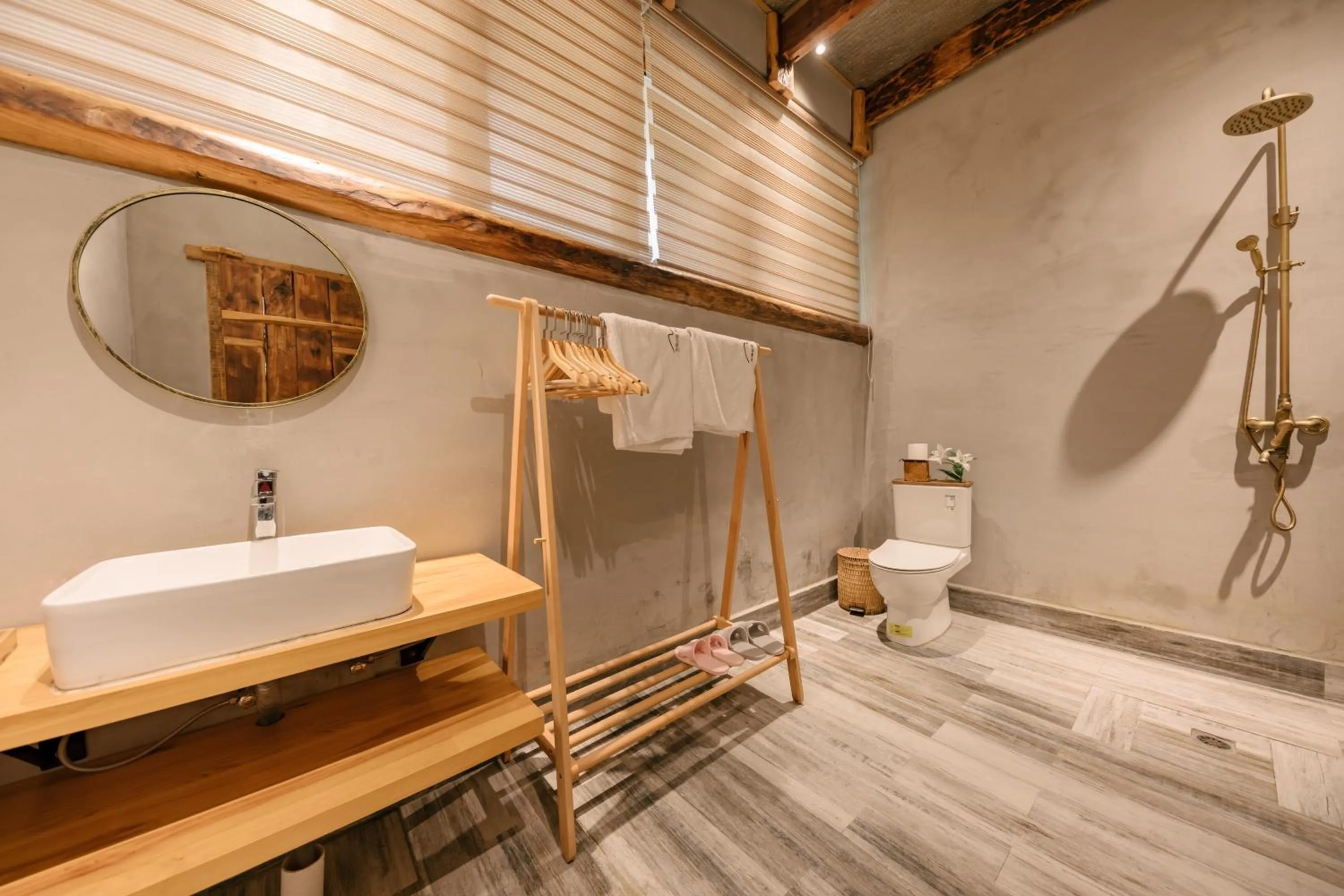 Shower in No.5 Valley Lodge