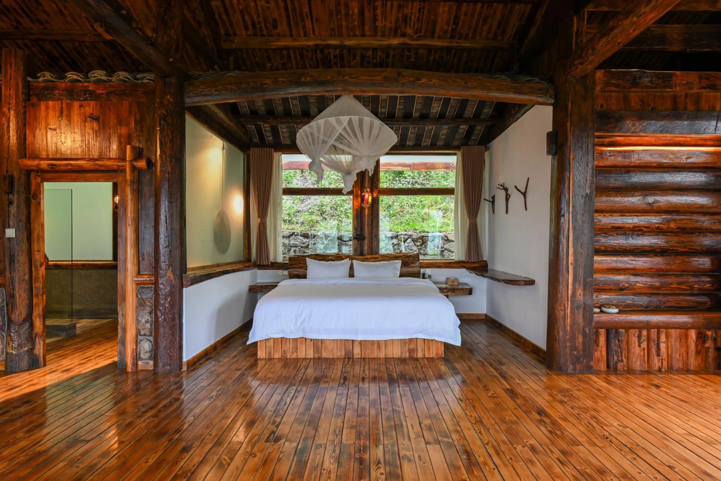 Bedroom, Bed in No.5 Valley Lodge