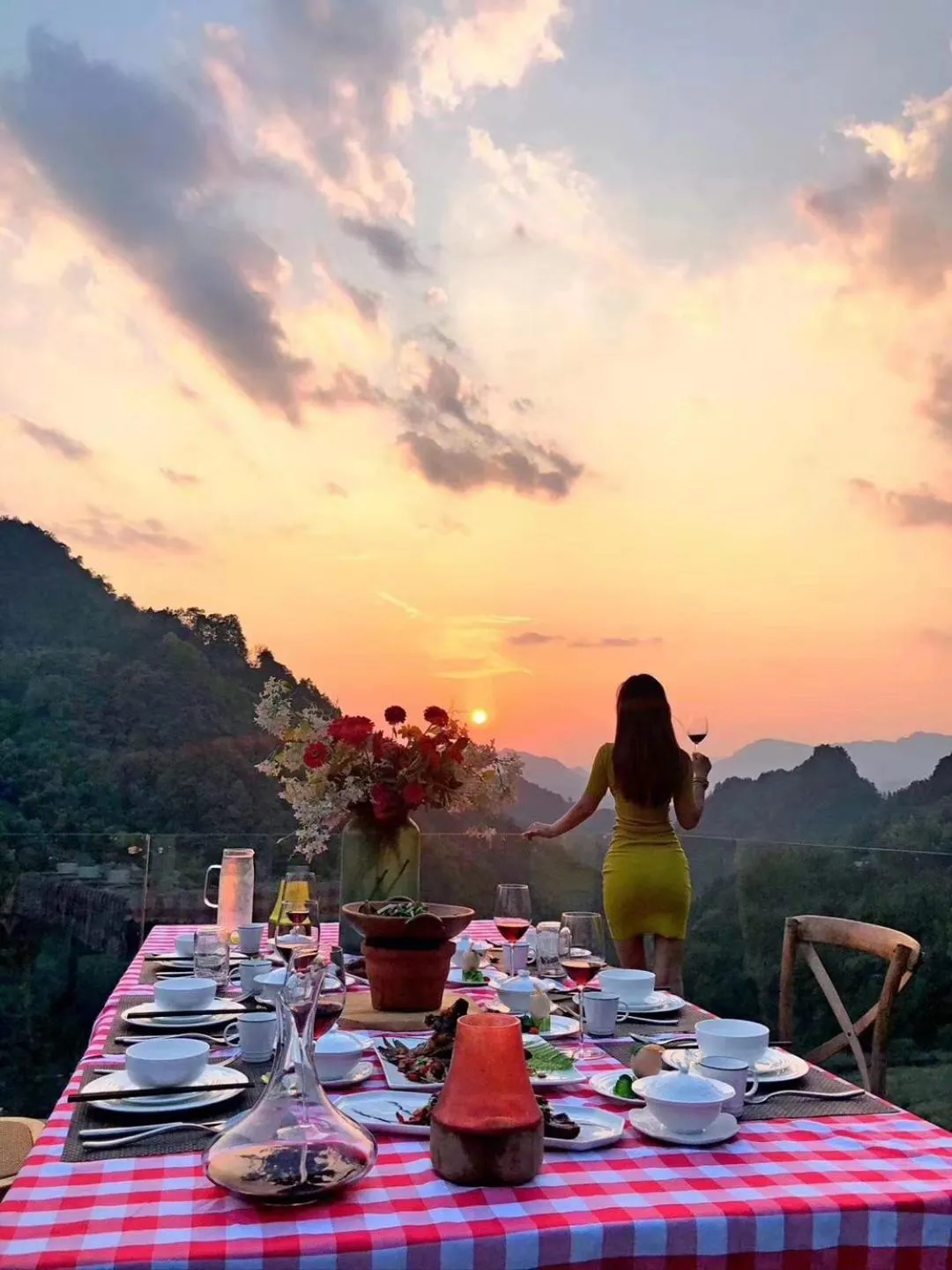 Restaurant/places to eat in No.5 Valley Lodge