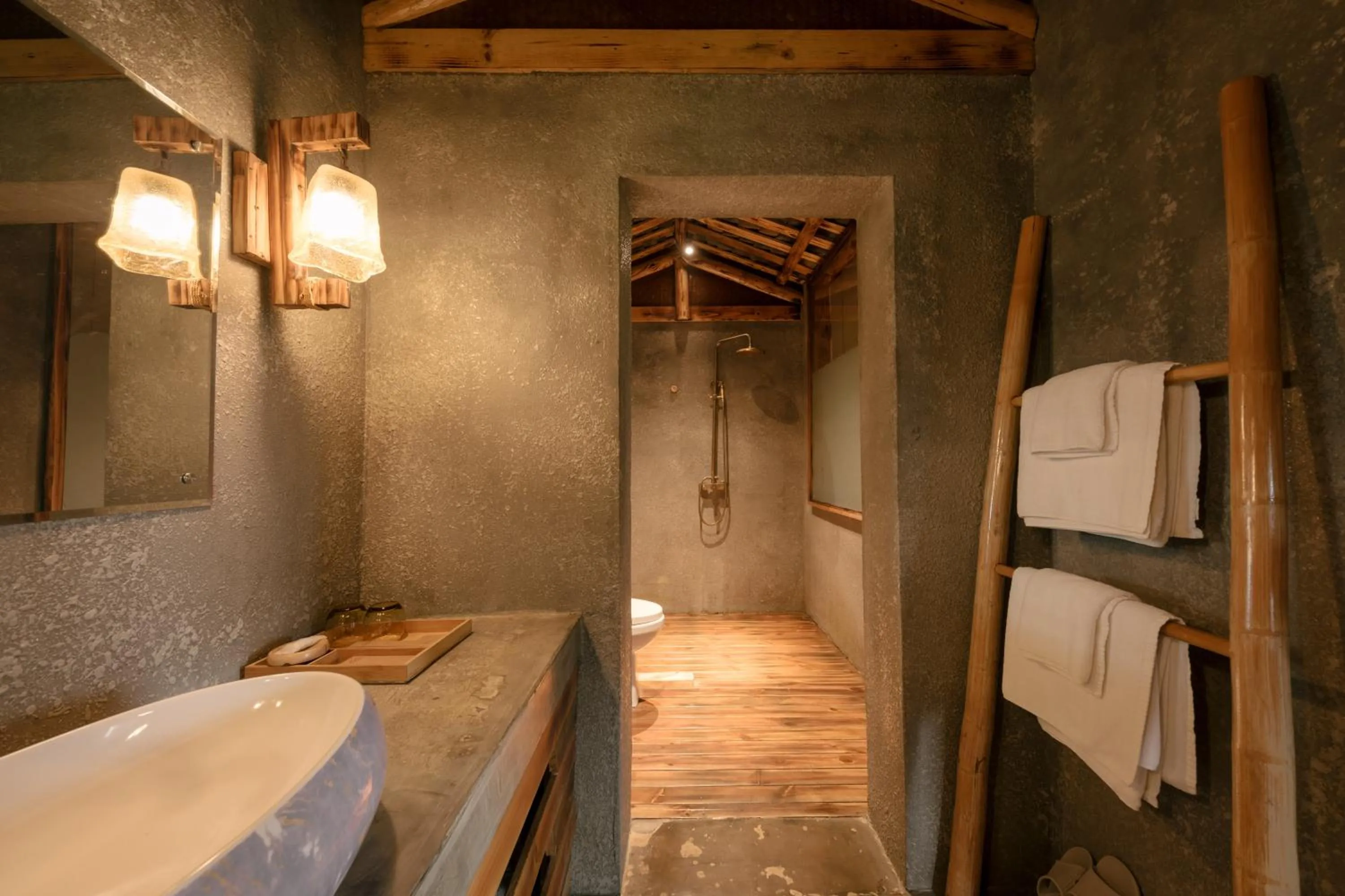 Bathroom in No.5 Valley Lodge