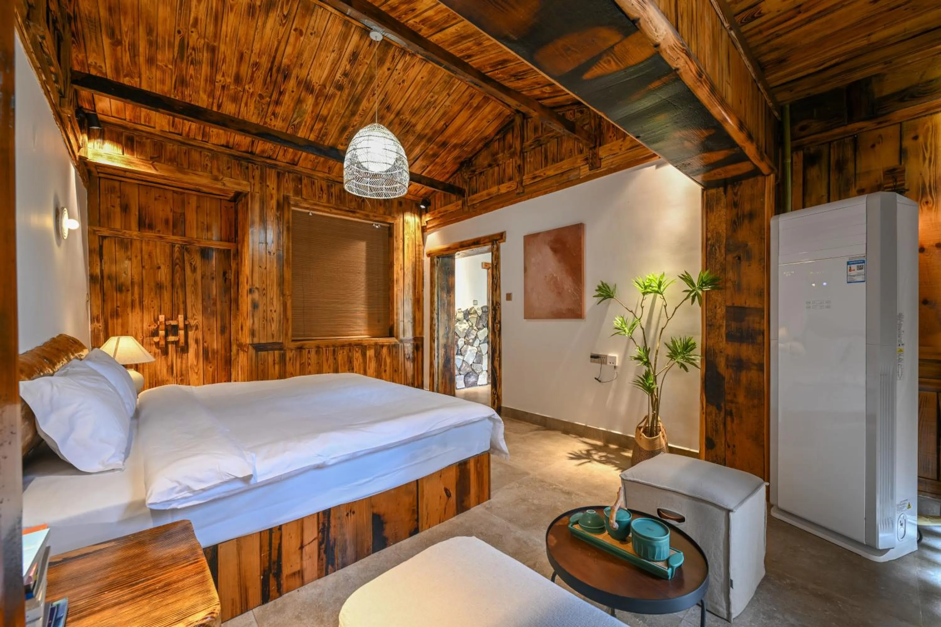 Bedroom, Bed in No.5 Valley Lodge