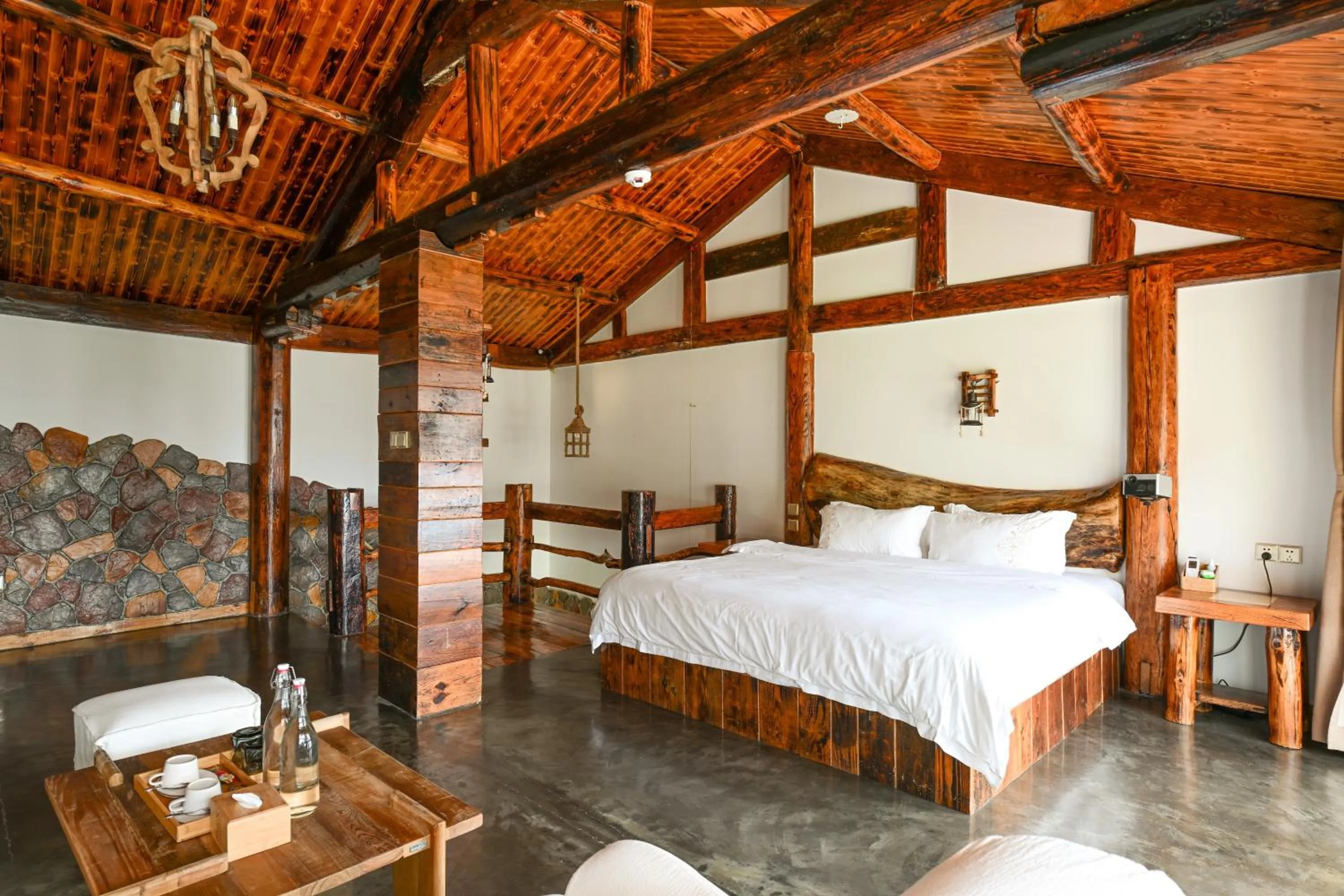 Bedroom, Bed in No.5 Valley Lodge