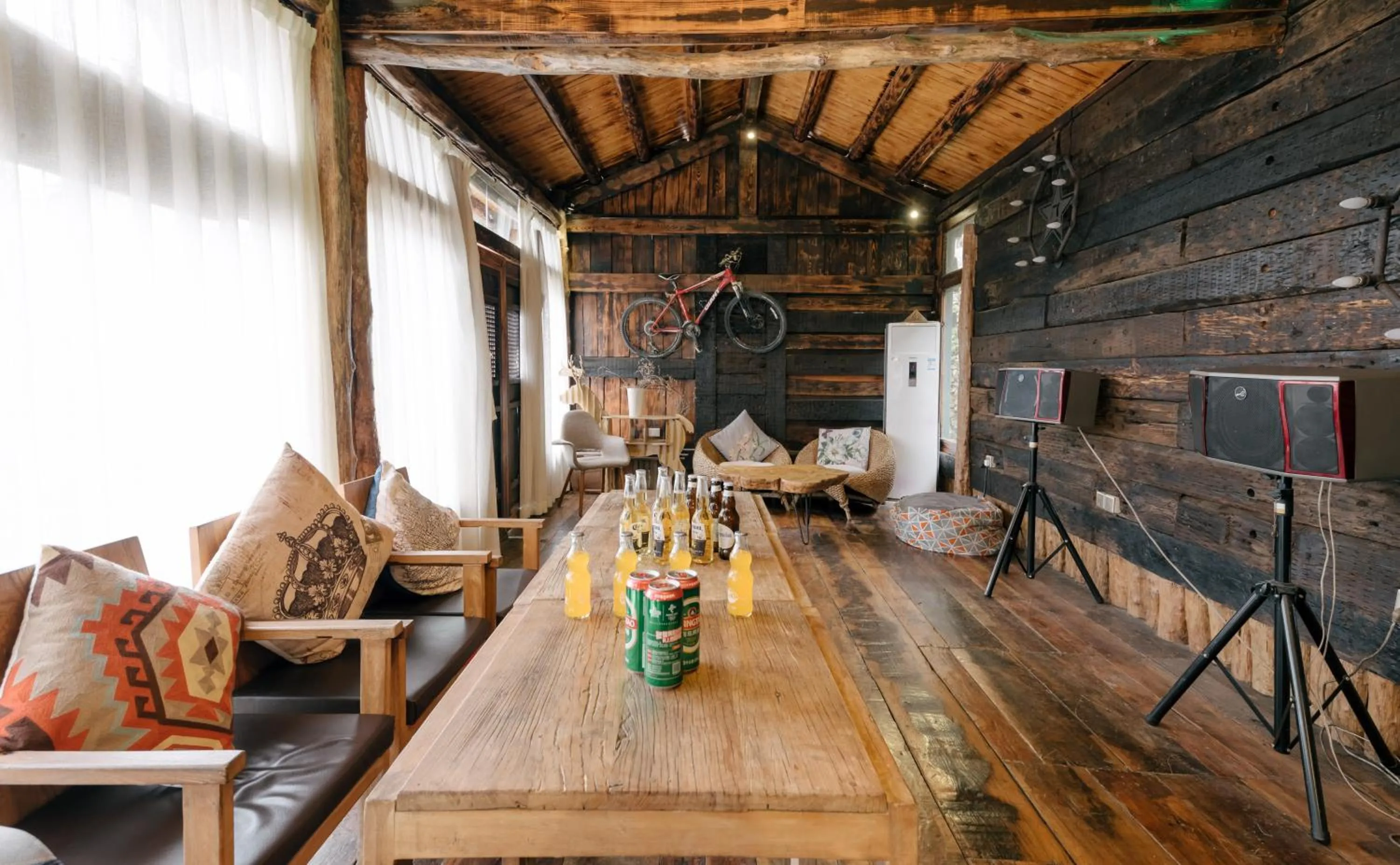 Lounge or bar in No.5 Valley Lodge