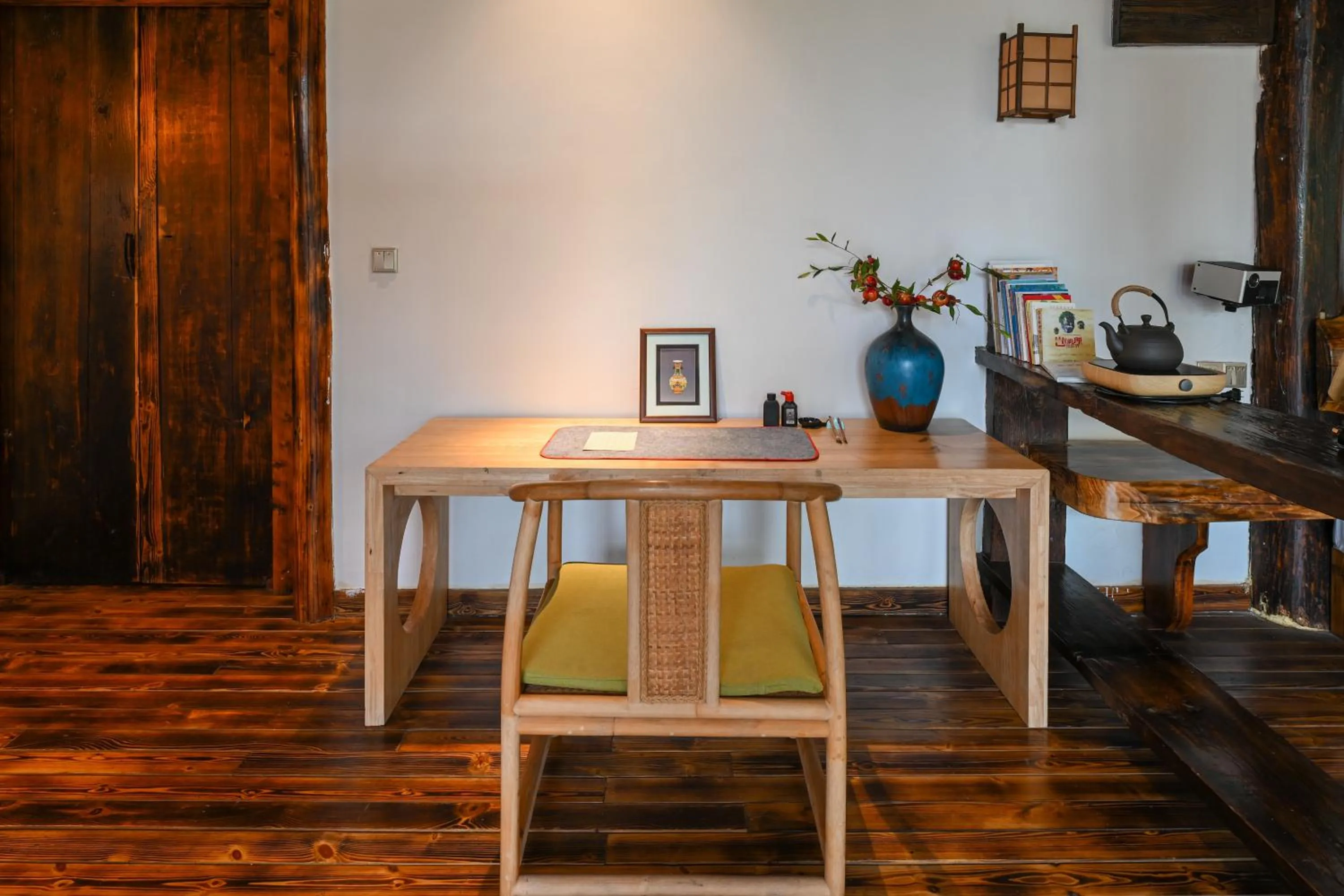 Photo of the whole room in No.5 Valley Lodge