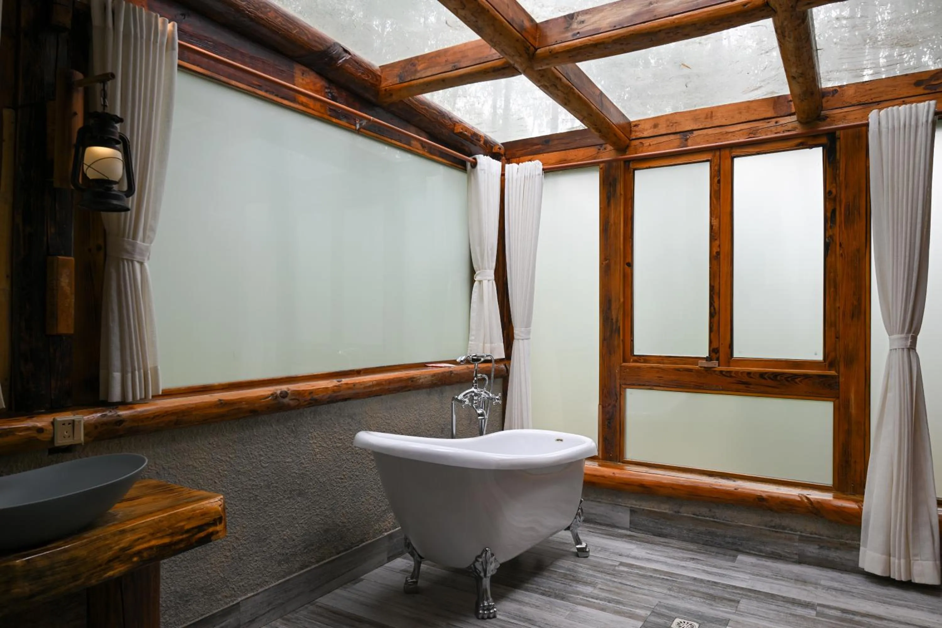 Bathroom in No.5 Valley Lodge