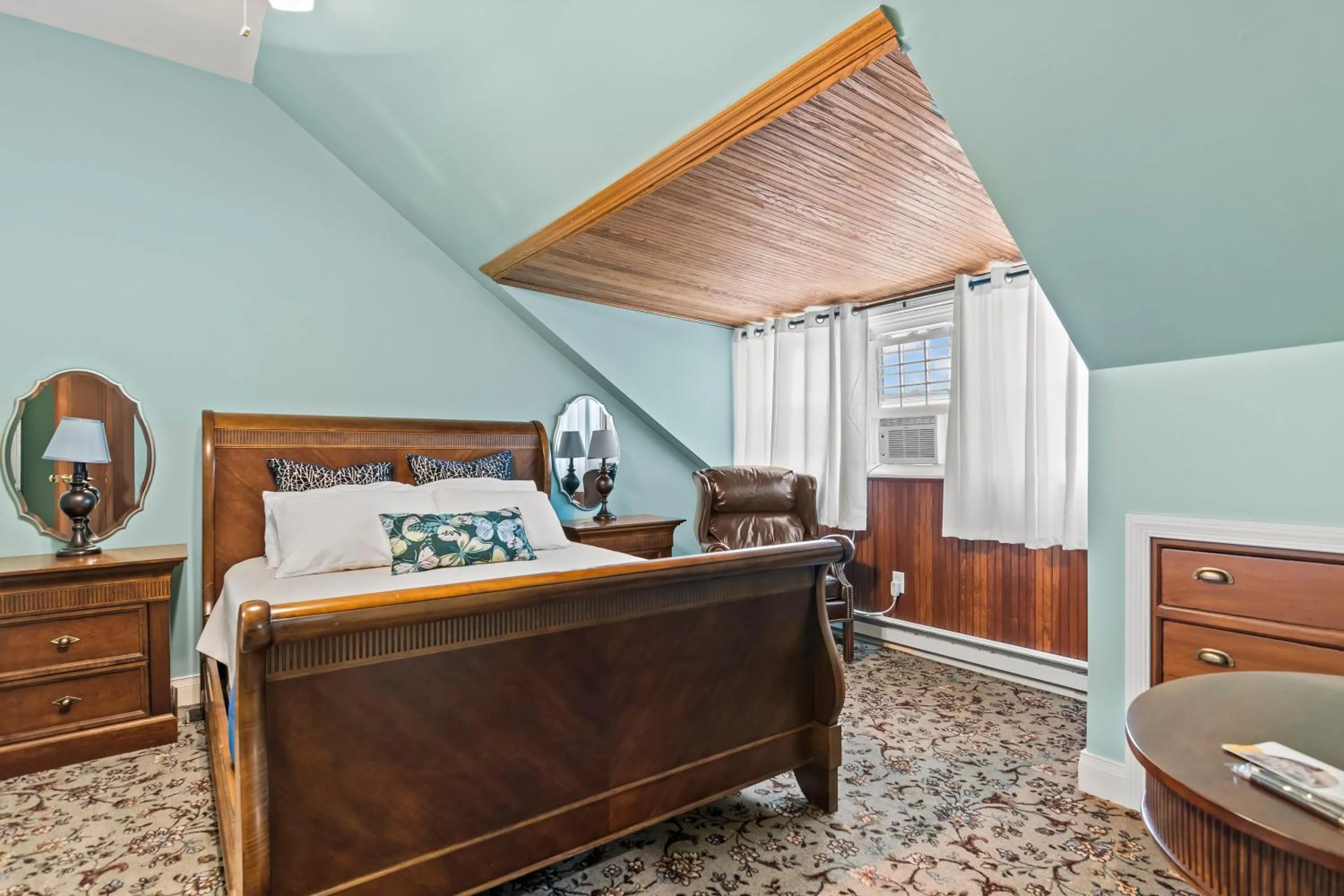 Bed in The Pasfield House