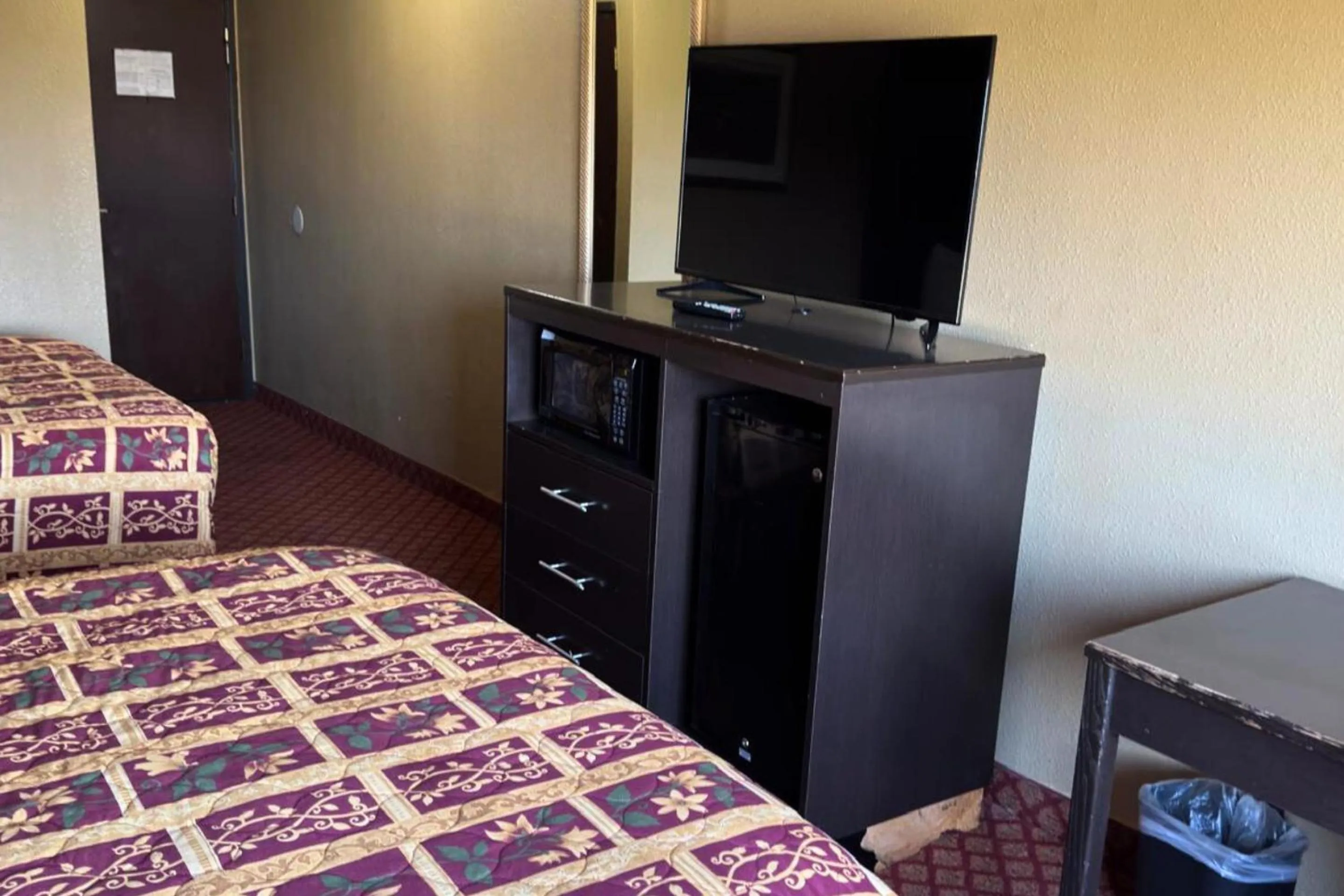 Bedroom, Bed in Broadway INN & SUITES OKC
