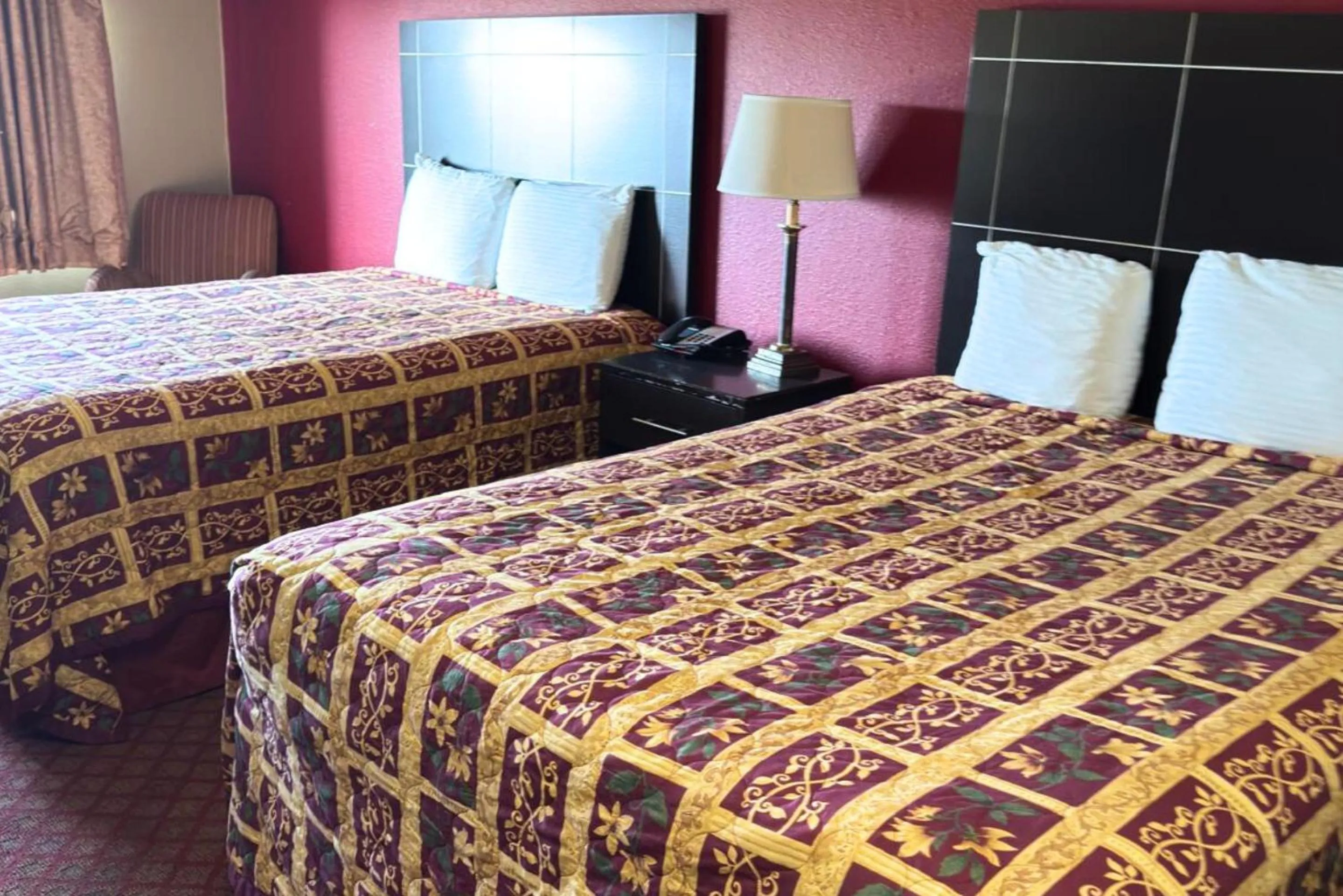 Bedroom, Bed in Broadway INN & SUITES OKC