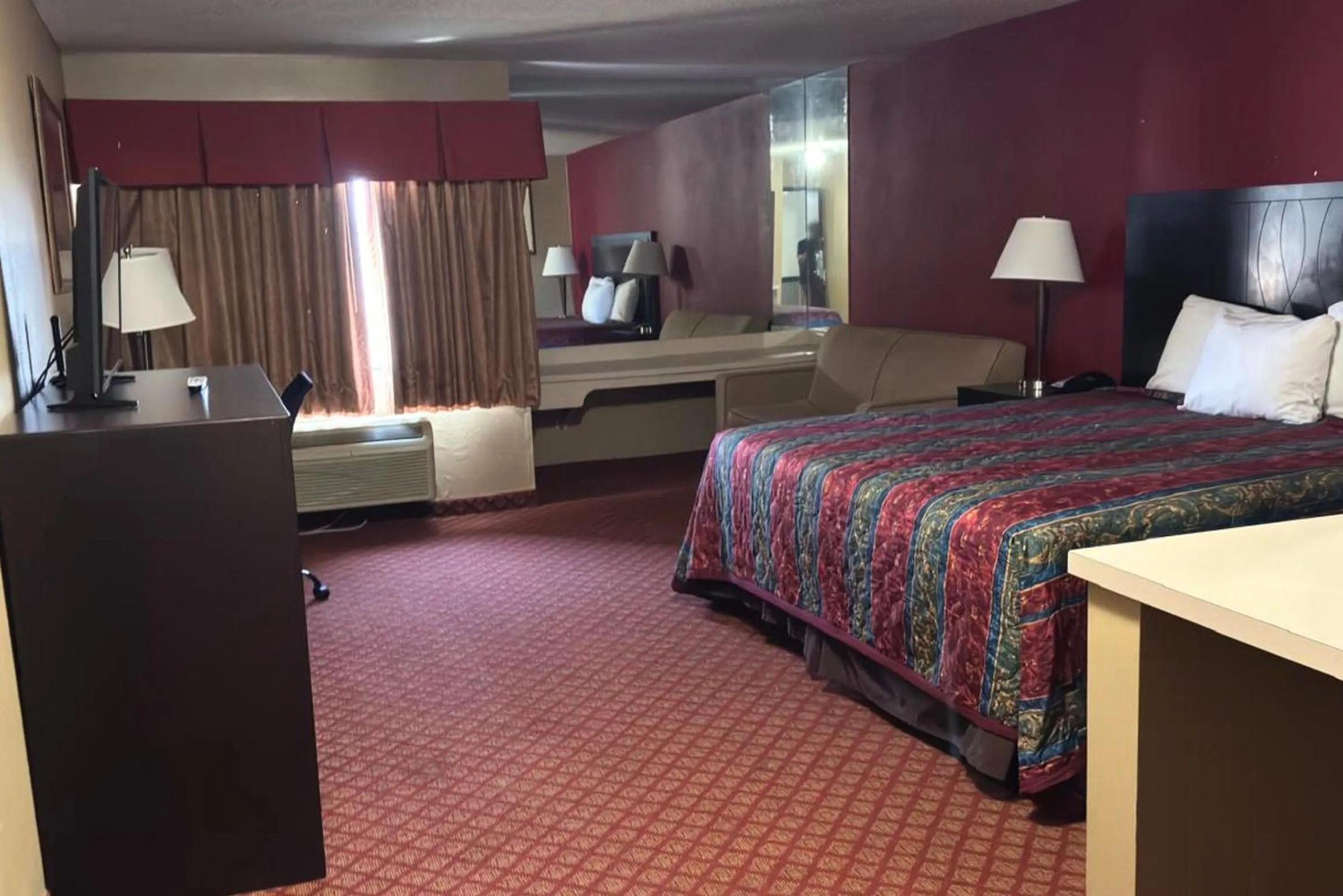 Bedroom, Bed in Broadway INN & SUITES OKC