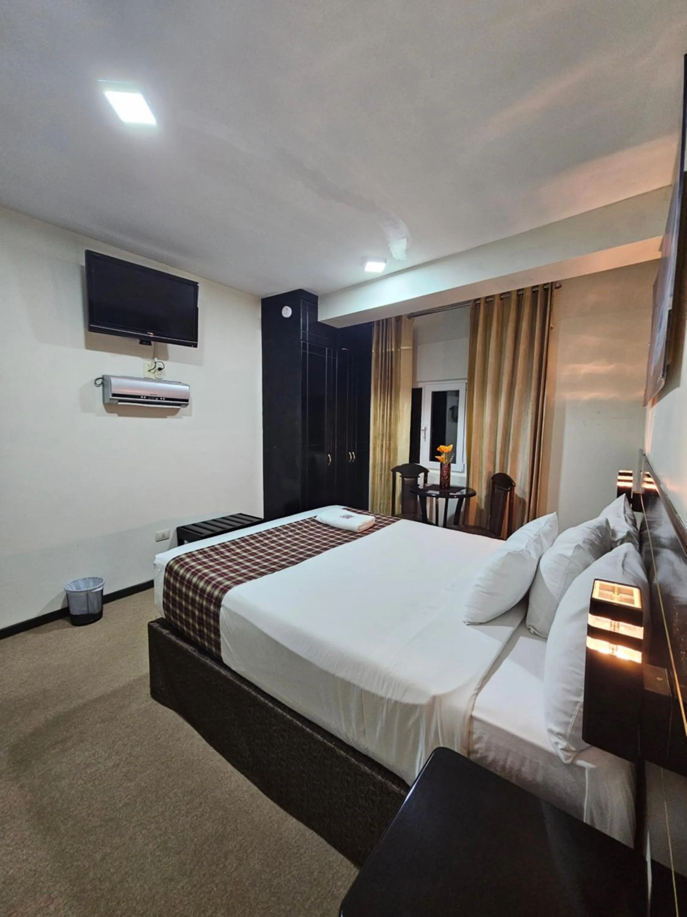 Photo of the whole room, Bed in TerraMistica - Puno Centro