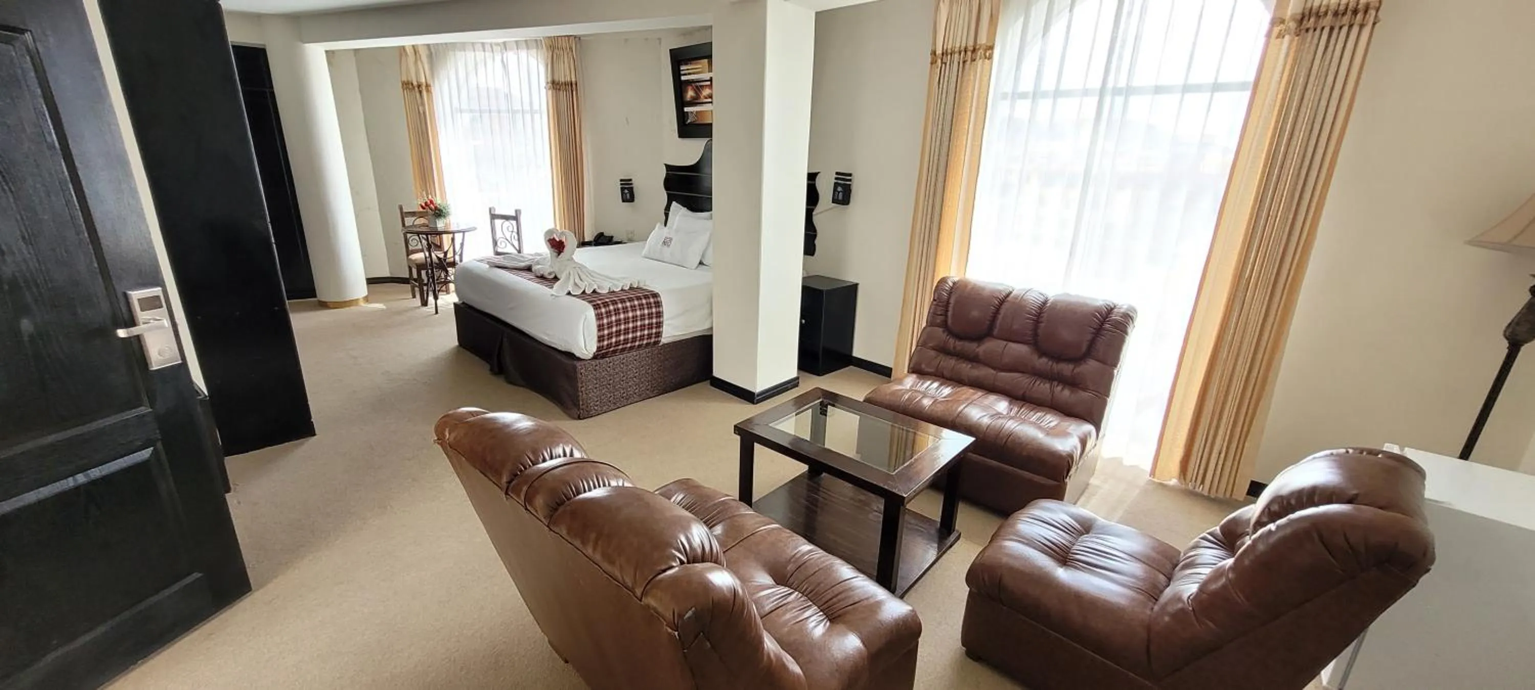 Living room, Bed in TerraMistica - Puno Centro