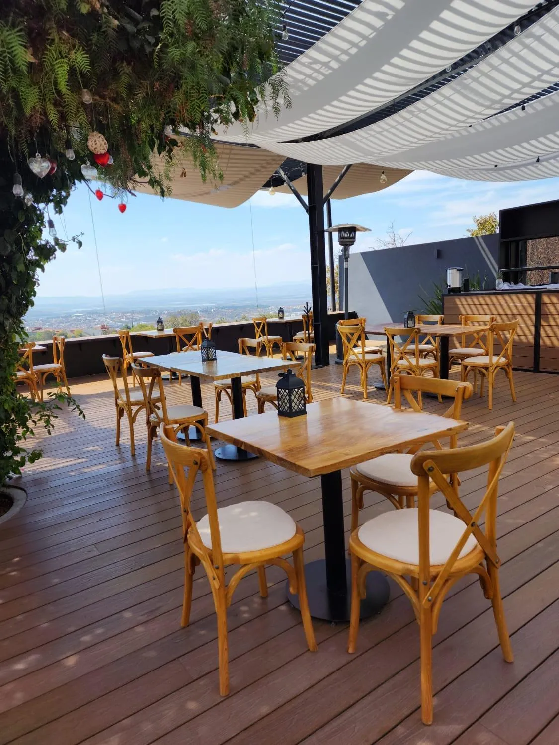 Restaurant/places to eat in Ilo Rojo Hotel Boutique