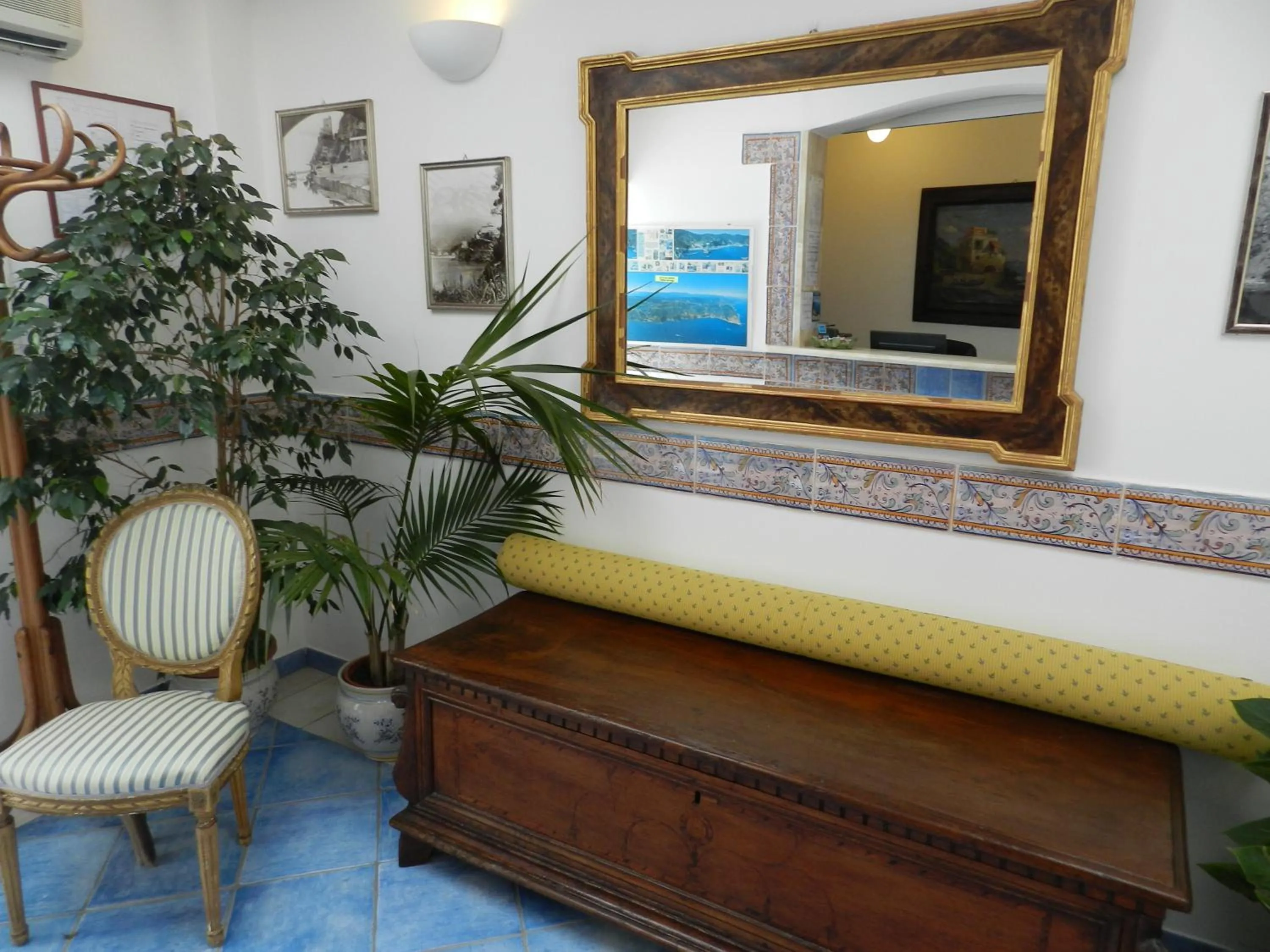 Lobby or reception in Hotel Punta Mesco